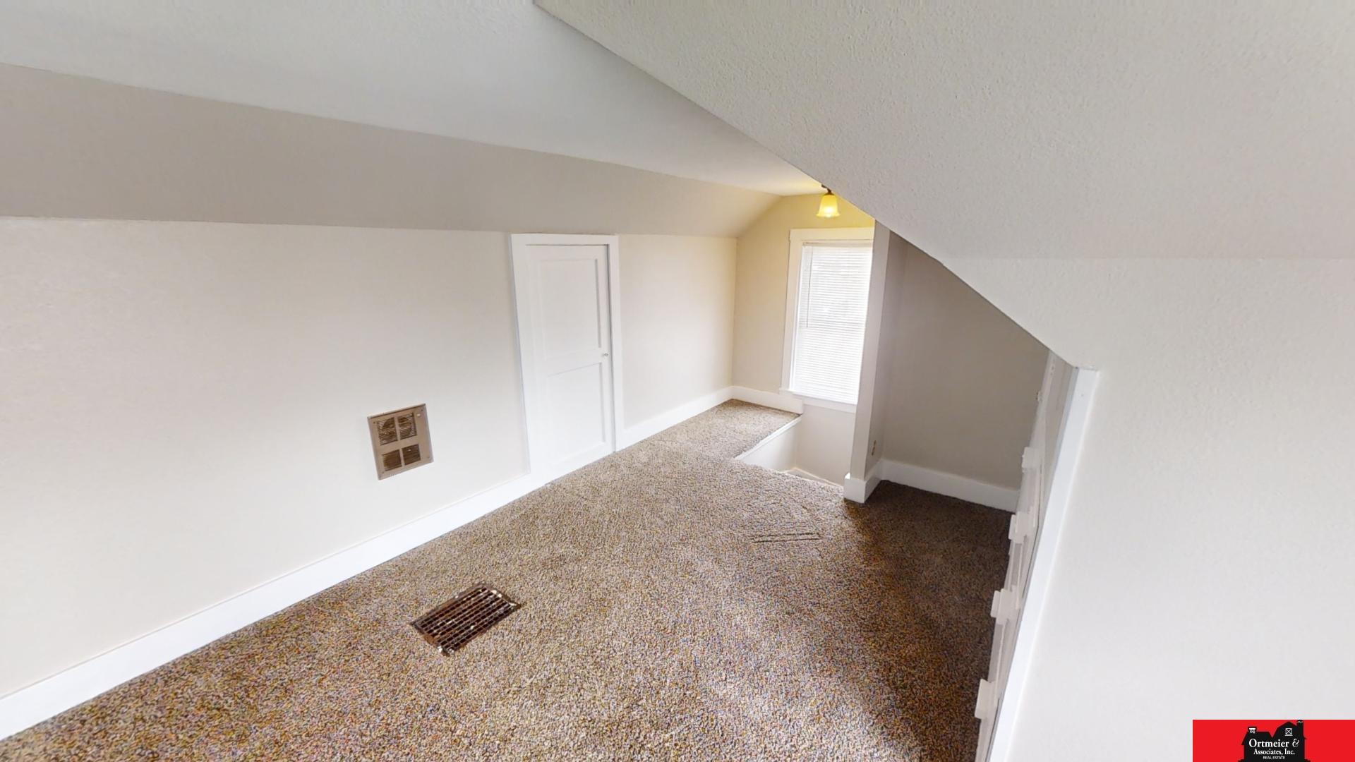 208 N Lincoln Street