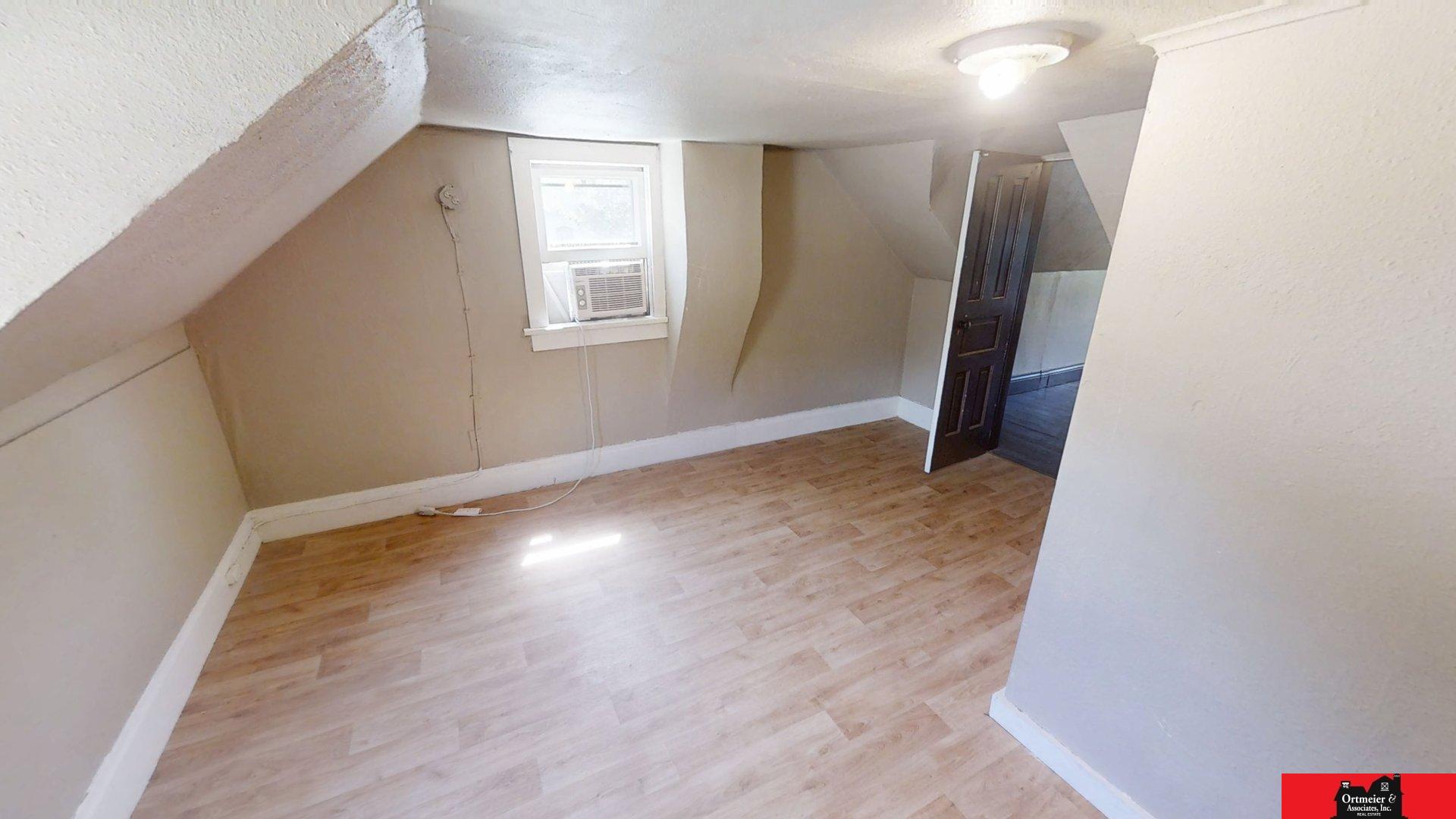 212 S Oakland Avenue