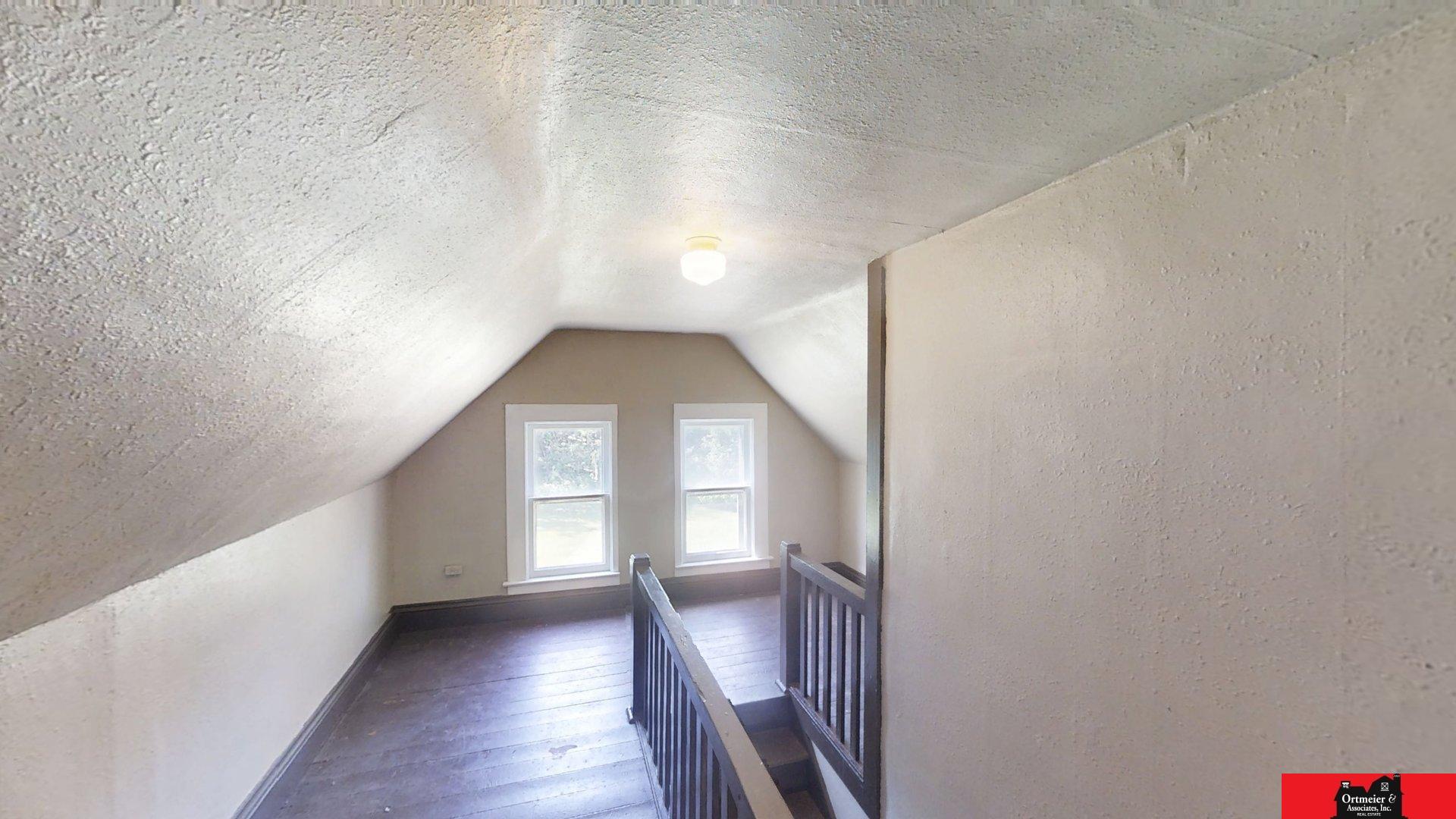 212 S Oakland Avenue