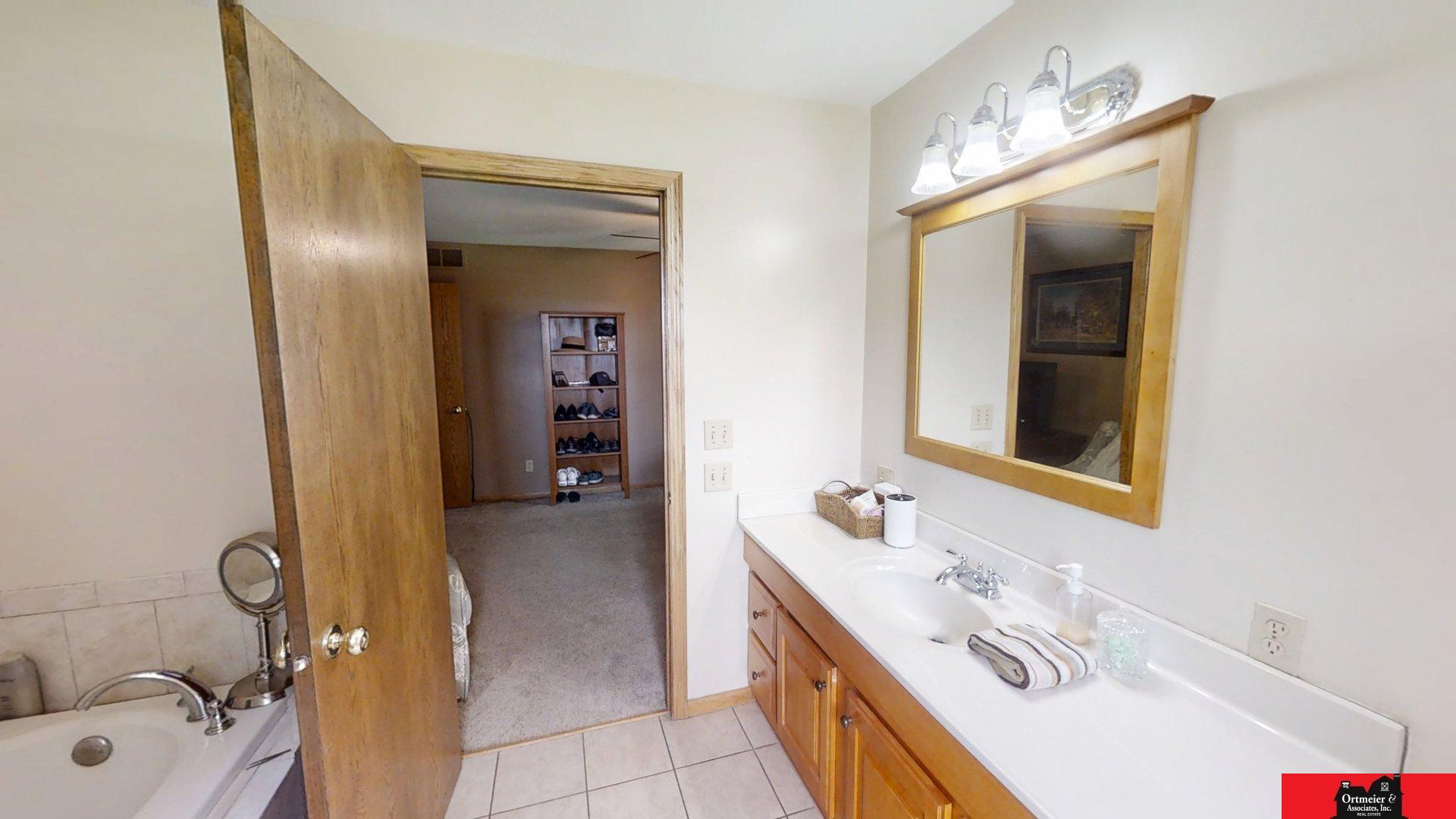 584 18th Road