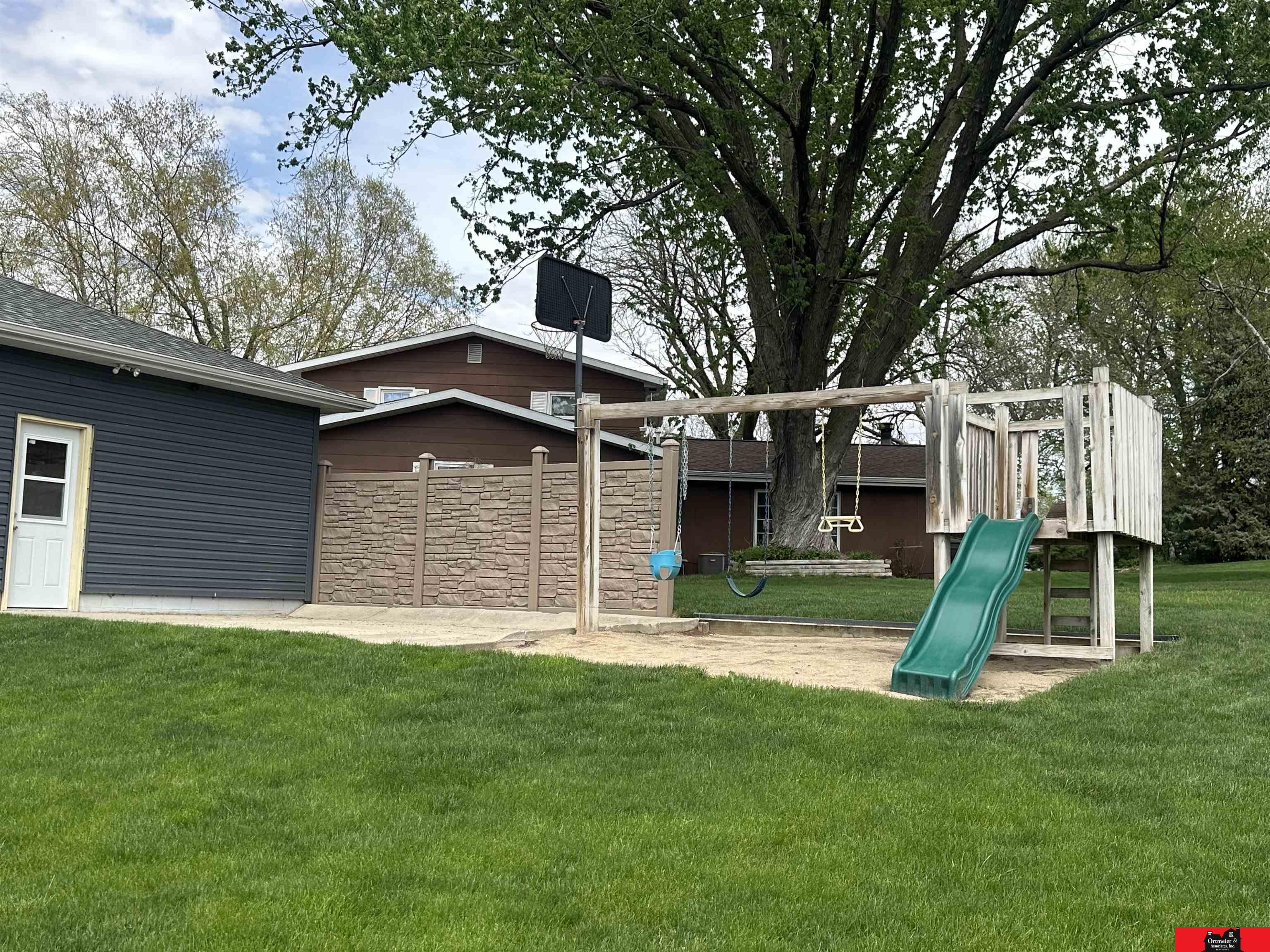 315 E Weiler Street