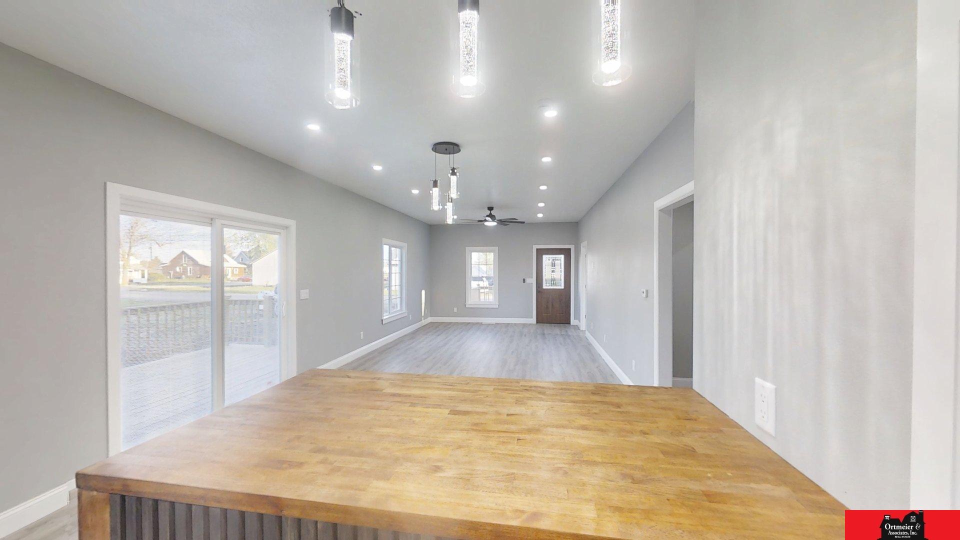 120 E 4th Street