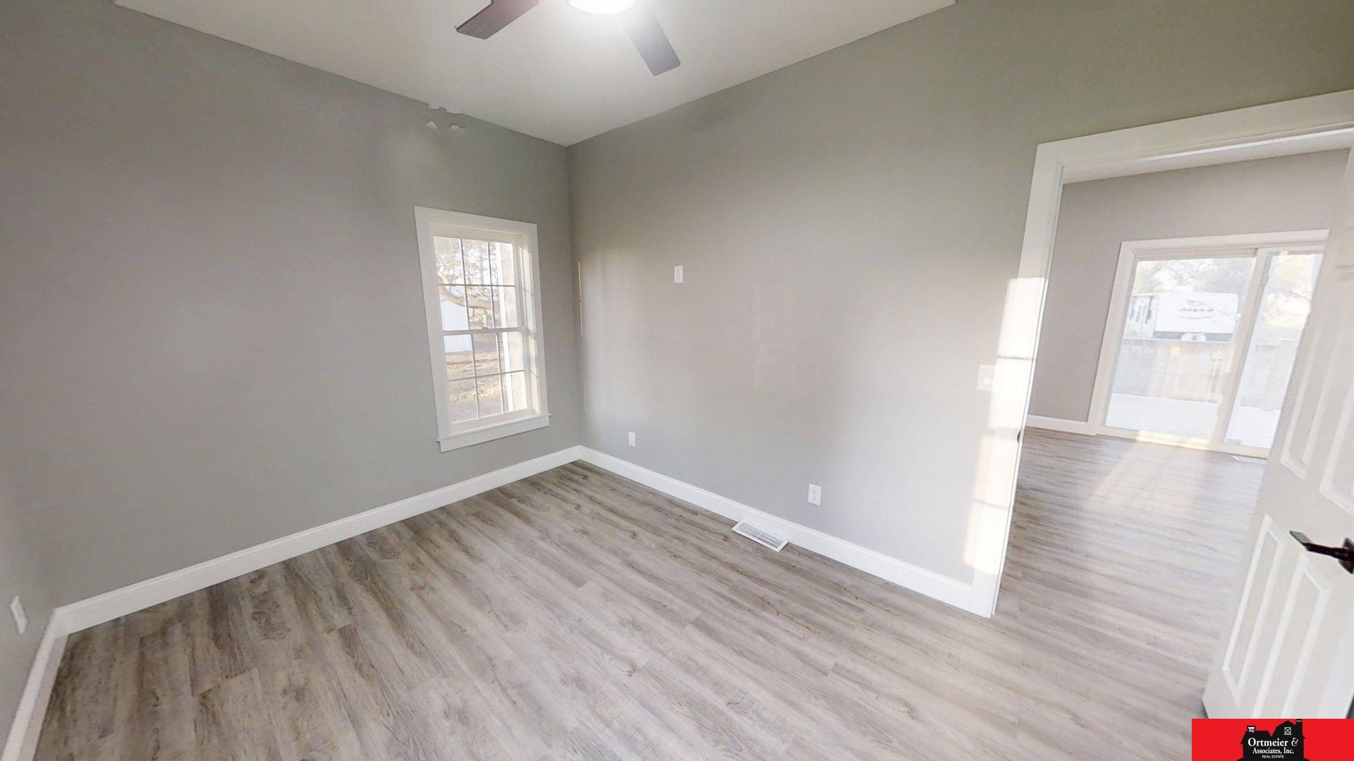 120 E 4th Street