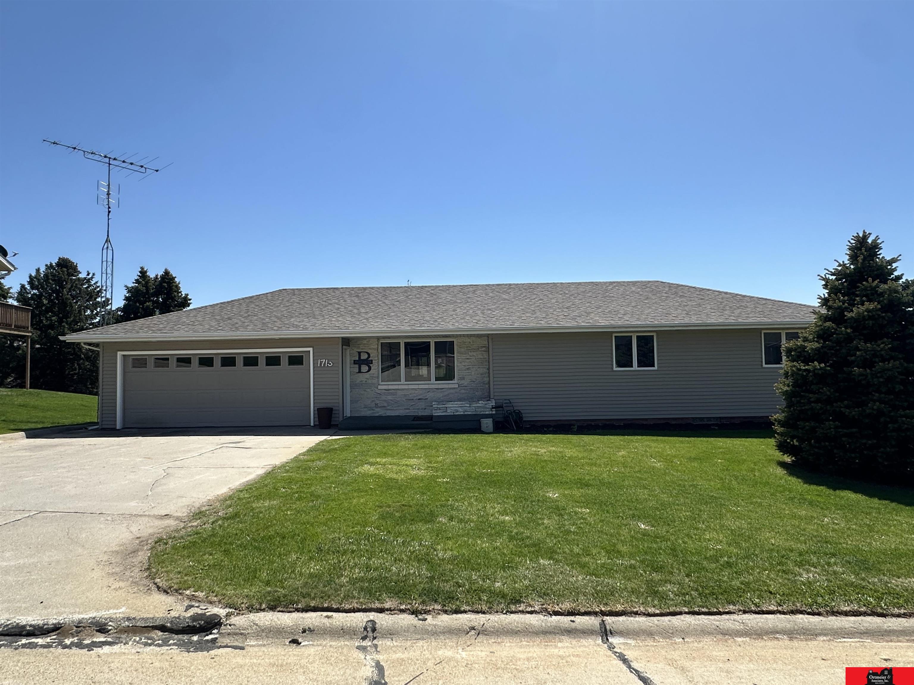 1713 Ave I Circle