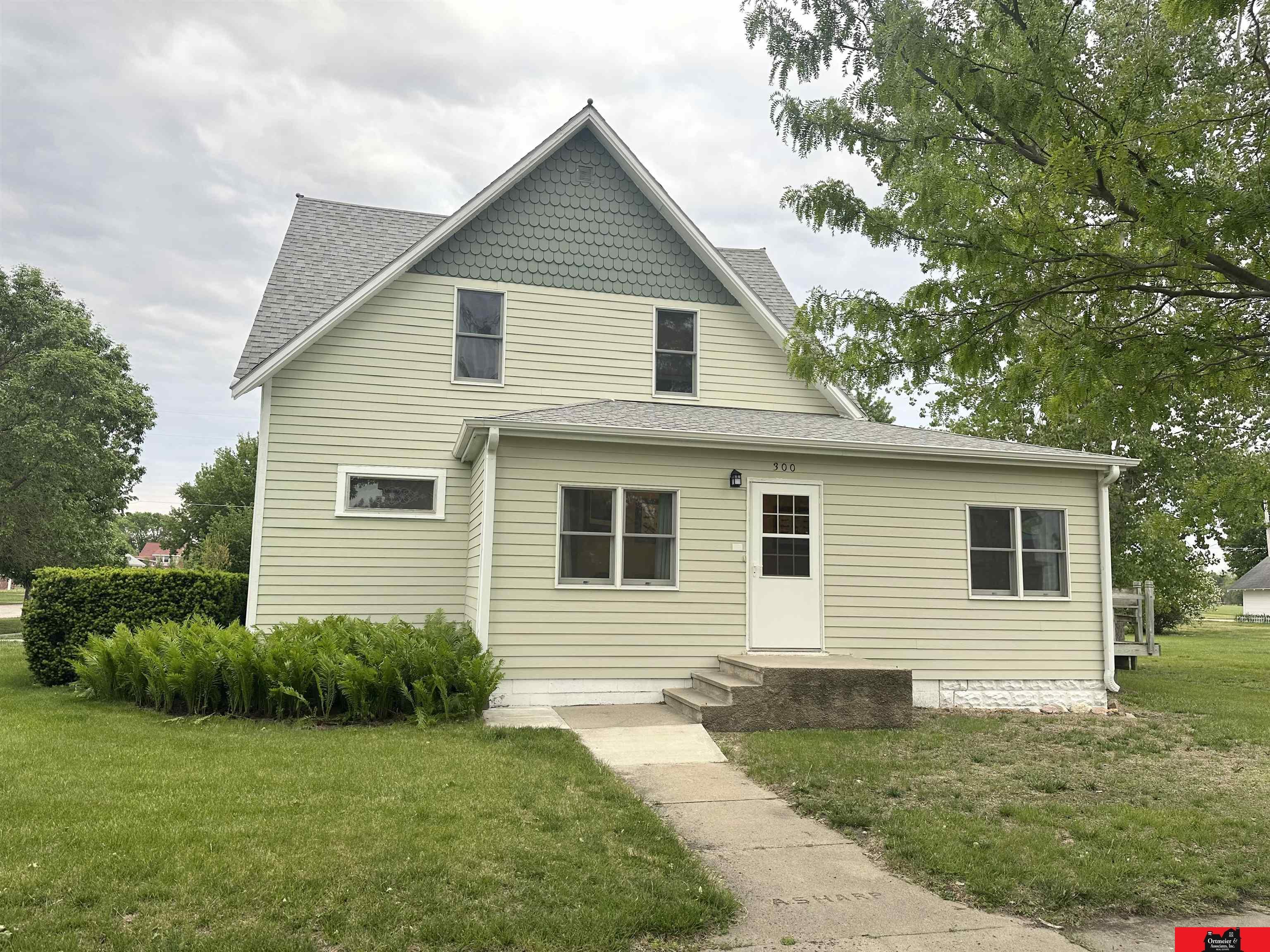 300 S Cuming Street