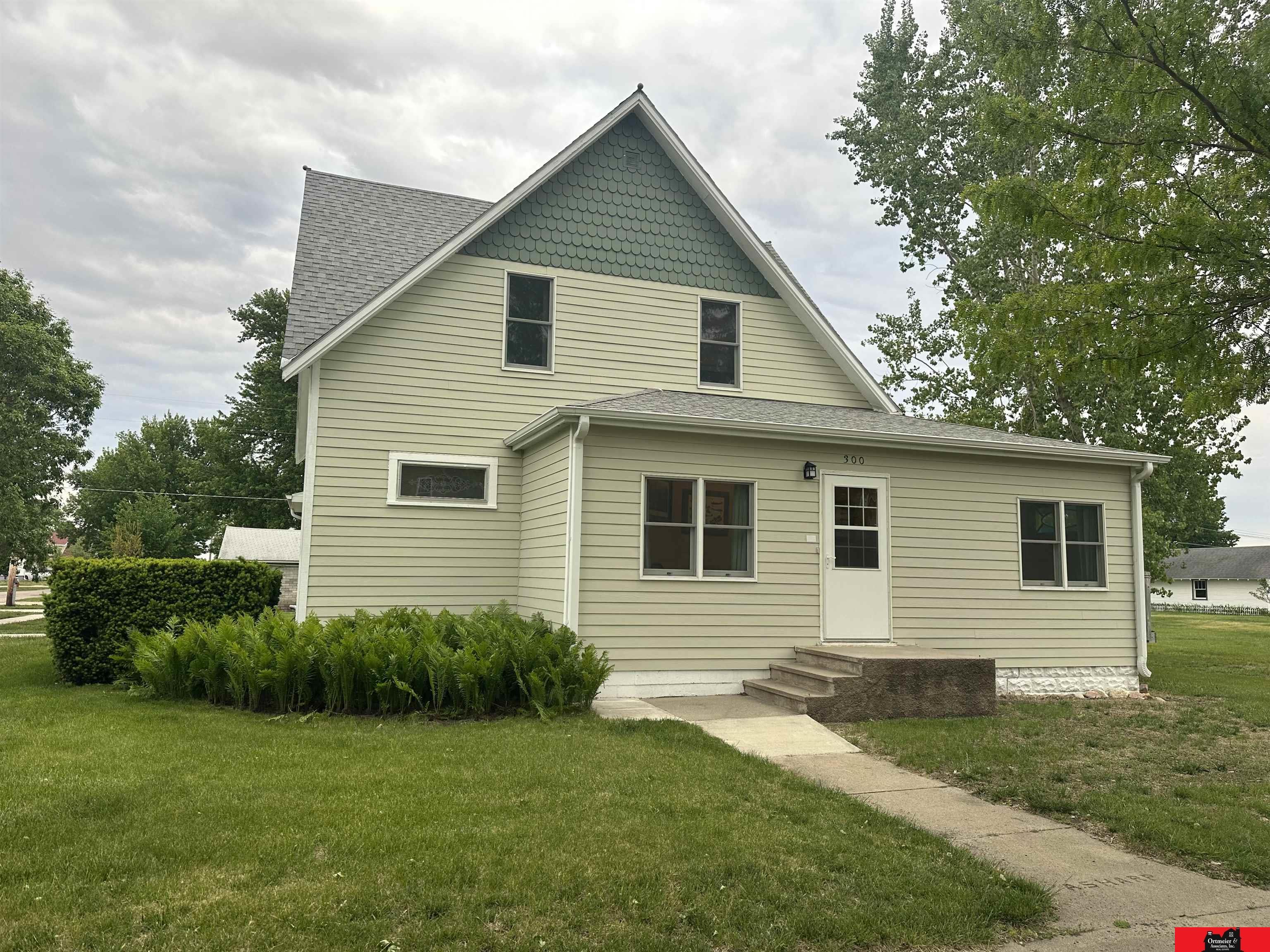 300 S Cuming Street
