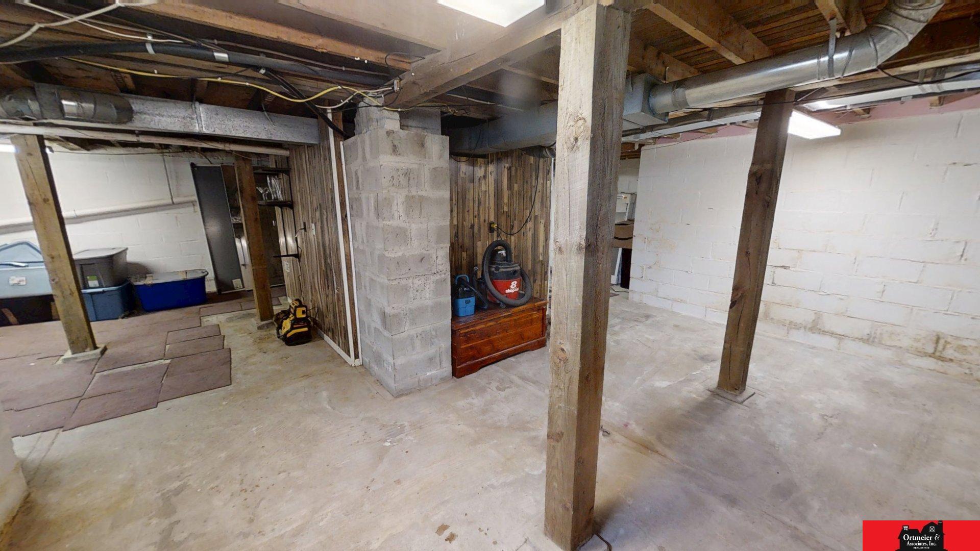 521 S monitor Street