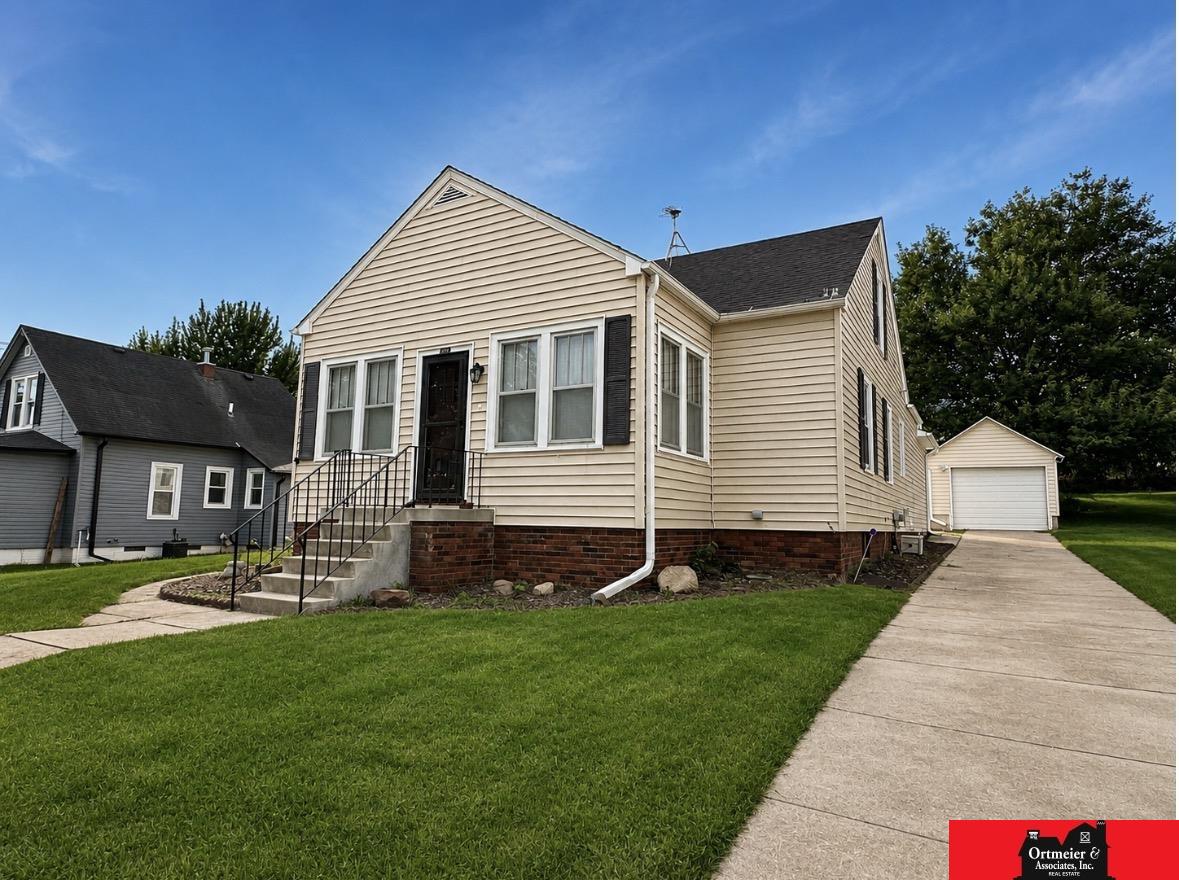 605 9th Street