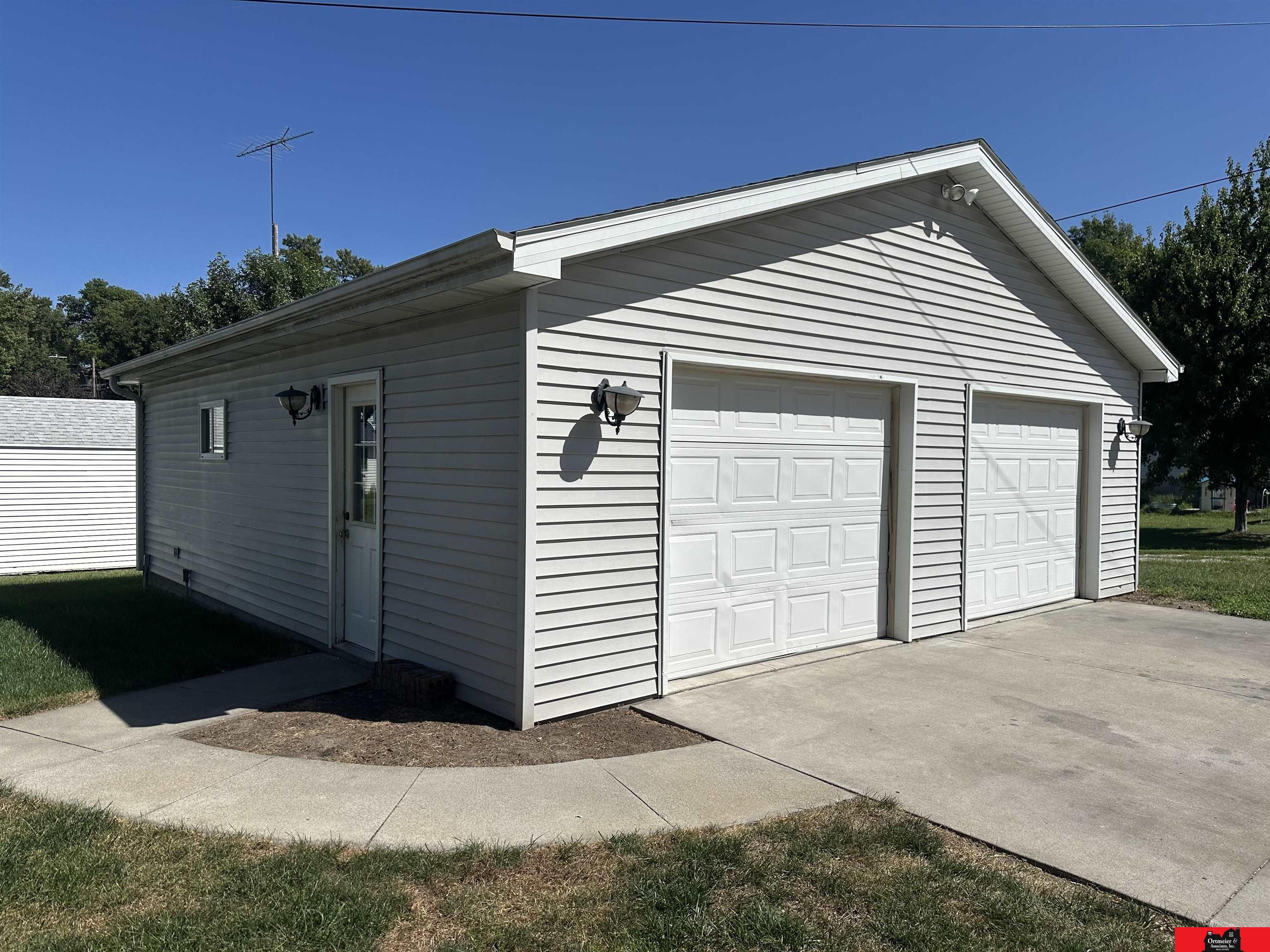 466 S Monitor Street