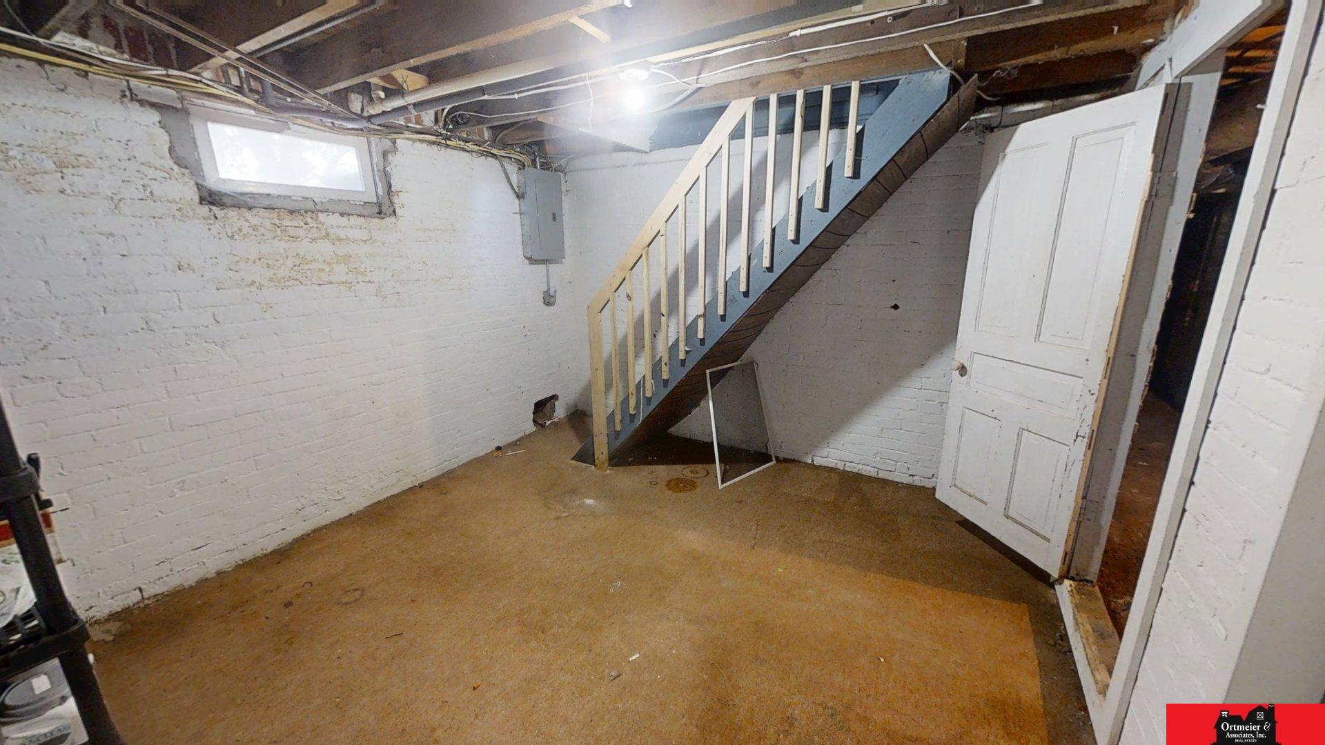 466 S Monitor Street