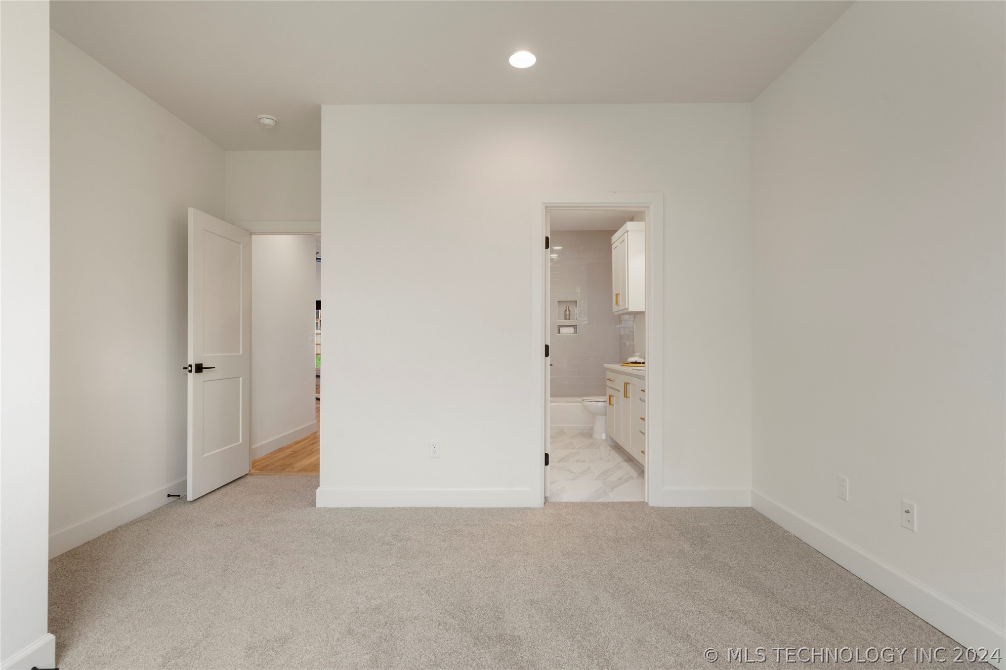 3011 E 146th Place S
