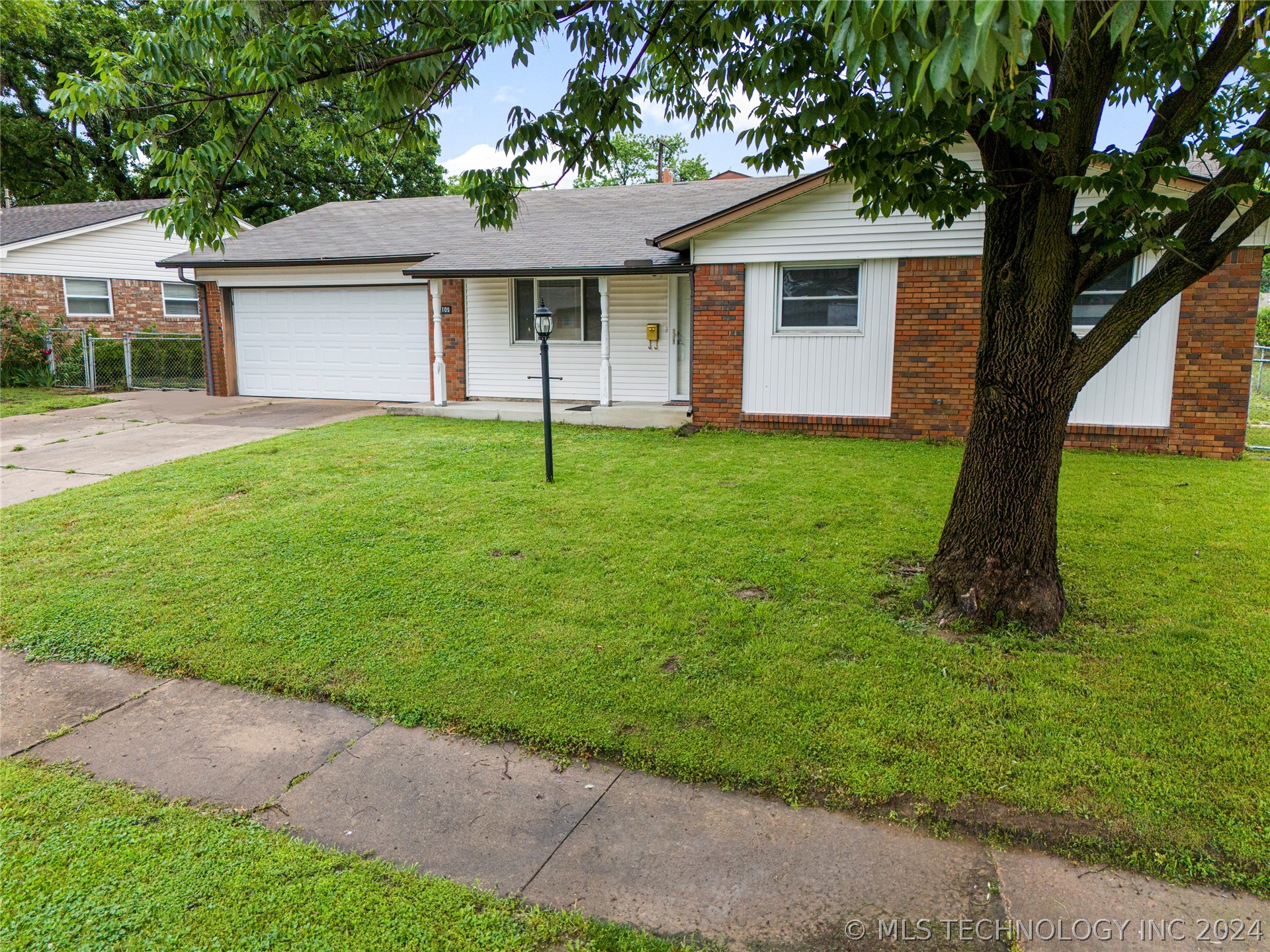 1109 N Gum Avenue