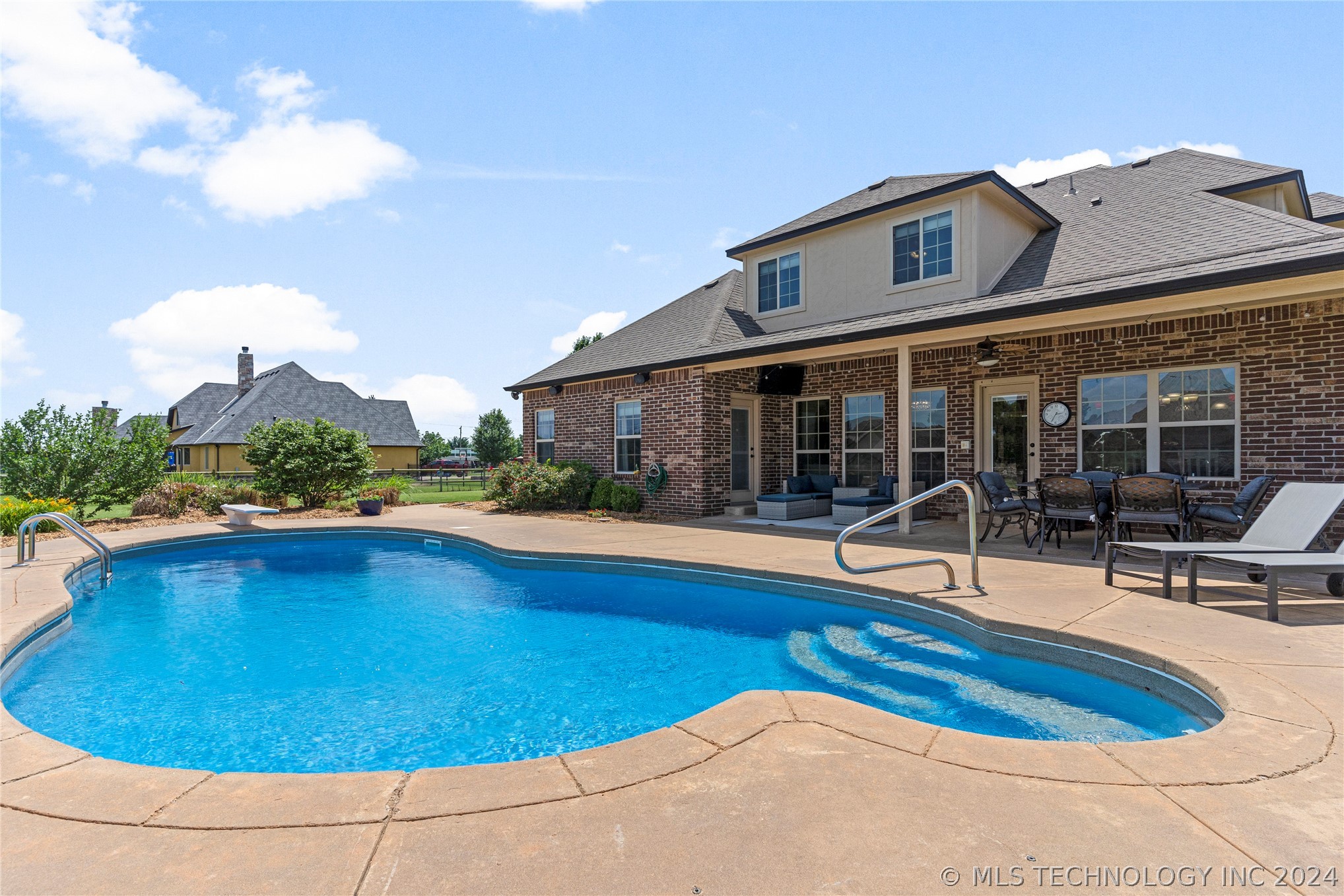18039 S 71st East Avenue