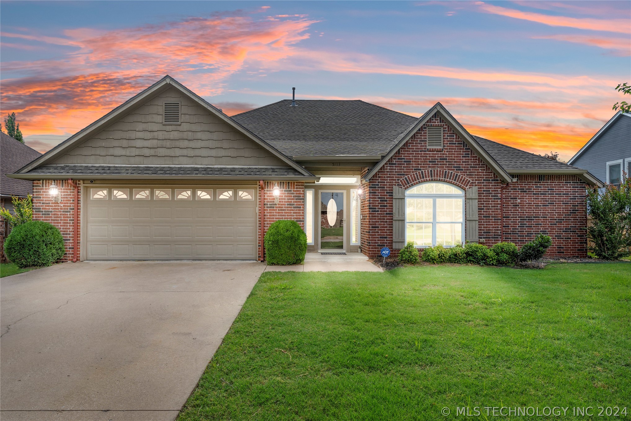5113 S Spruce Drive