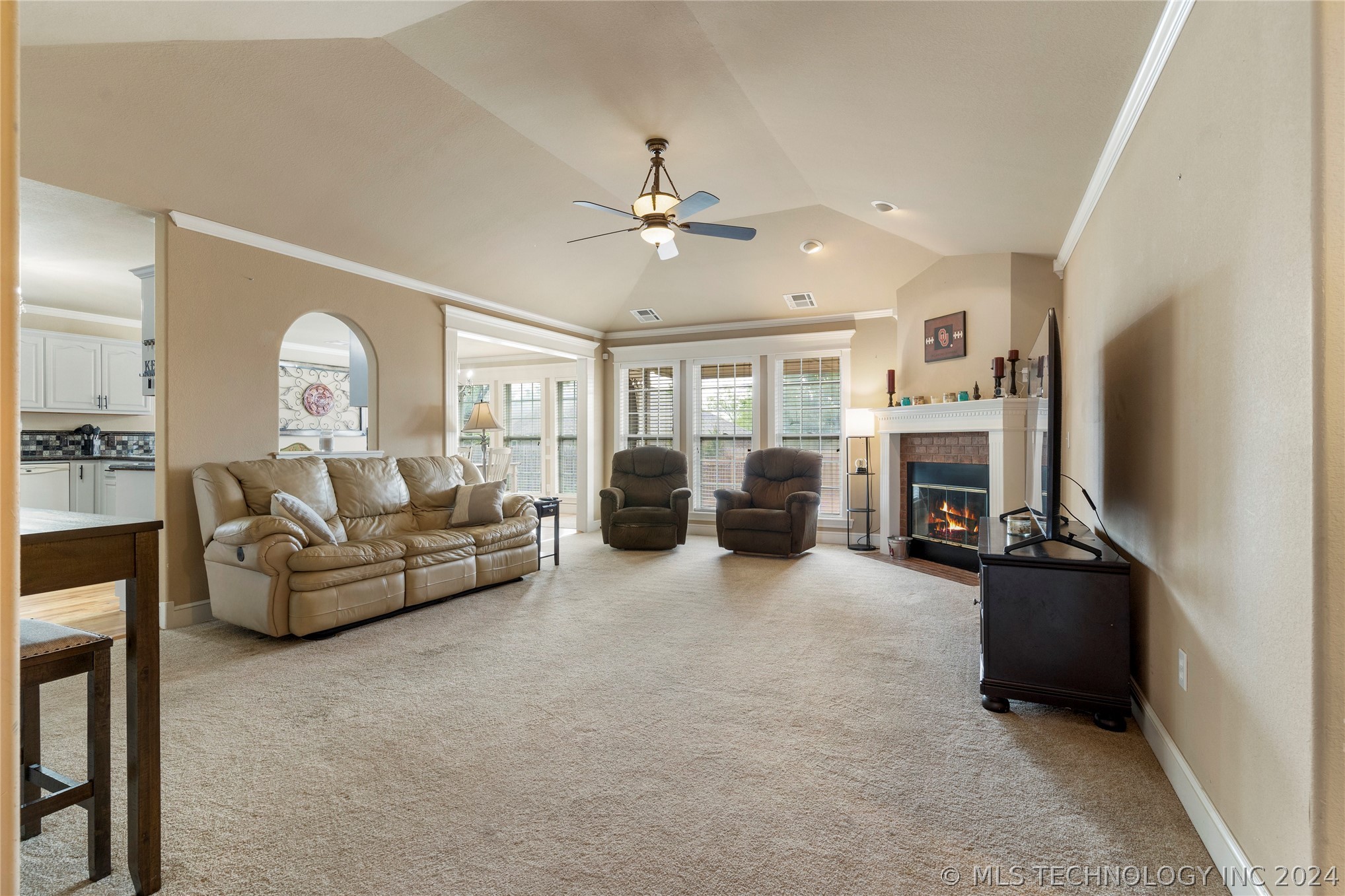 5113 S Spruce Drive