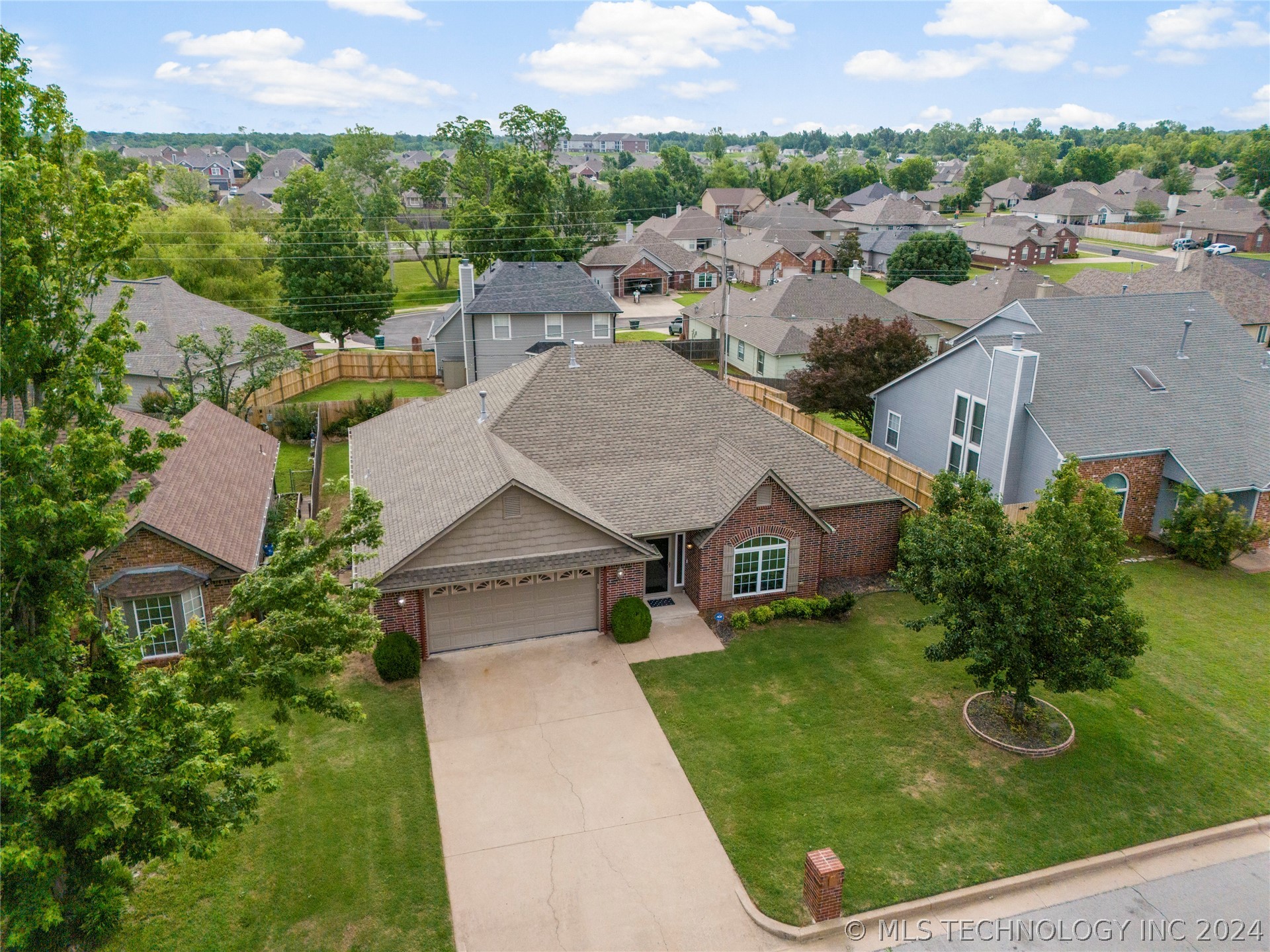 5113 S Spruce Drive