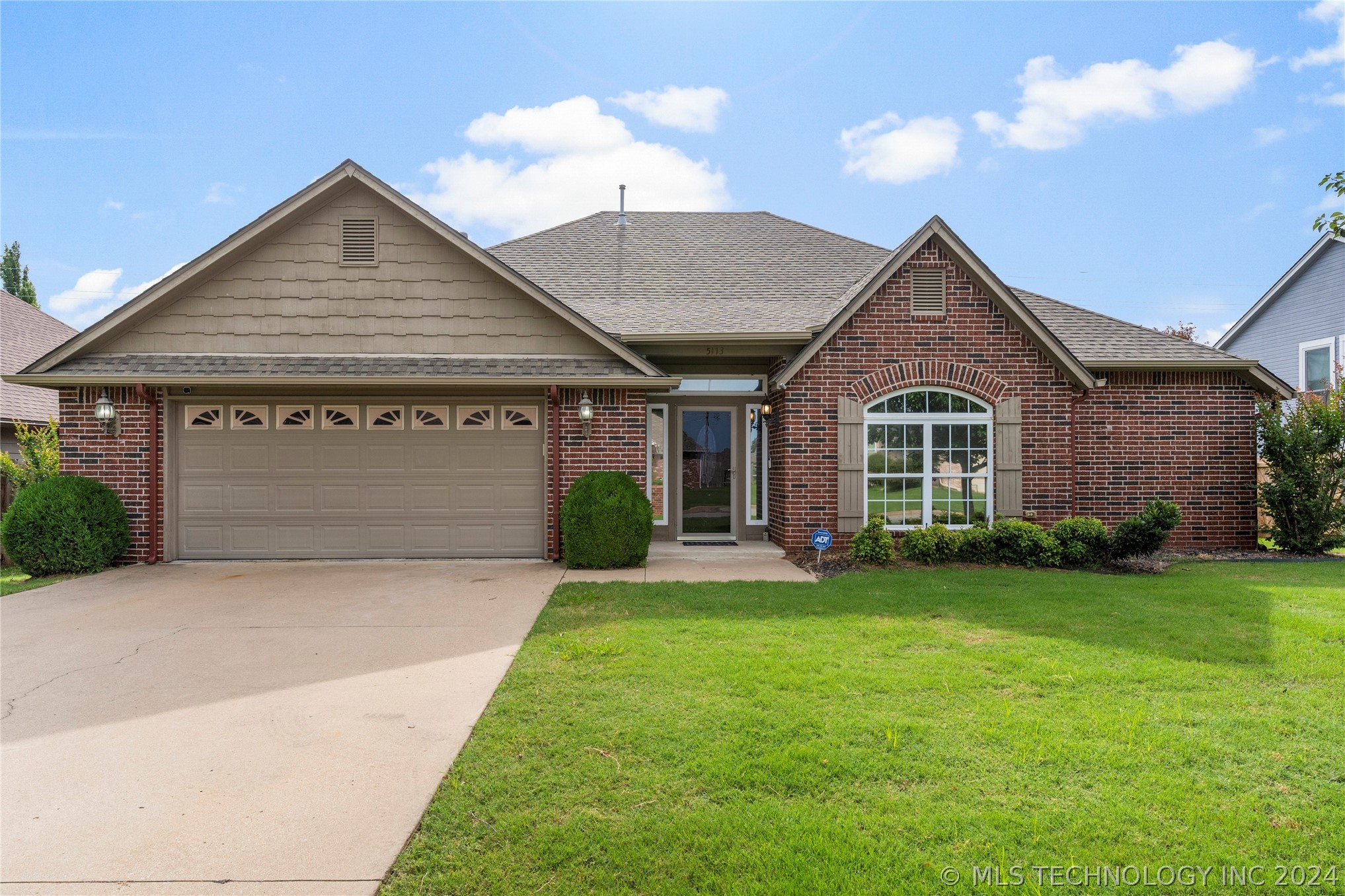 5113 S Spruce Drive