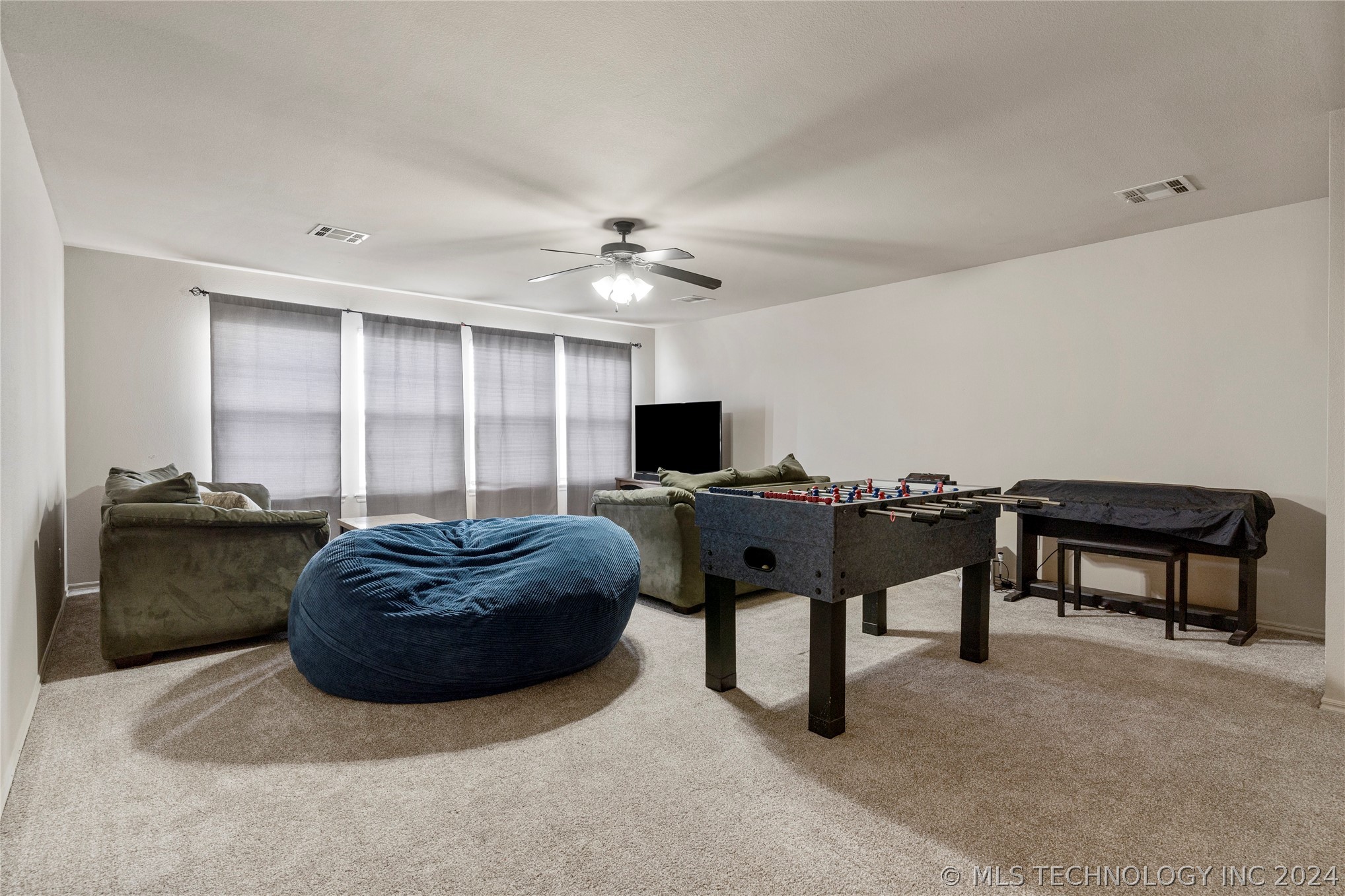 11806 S Vine Street E