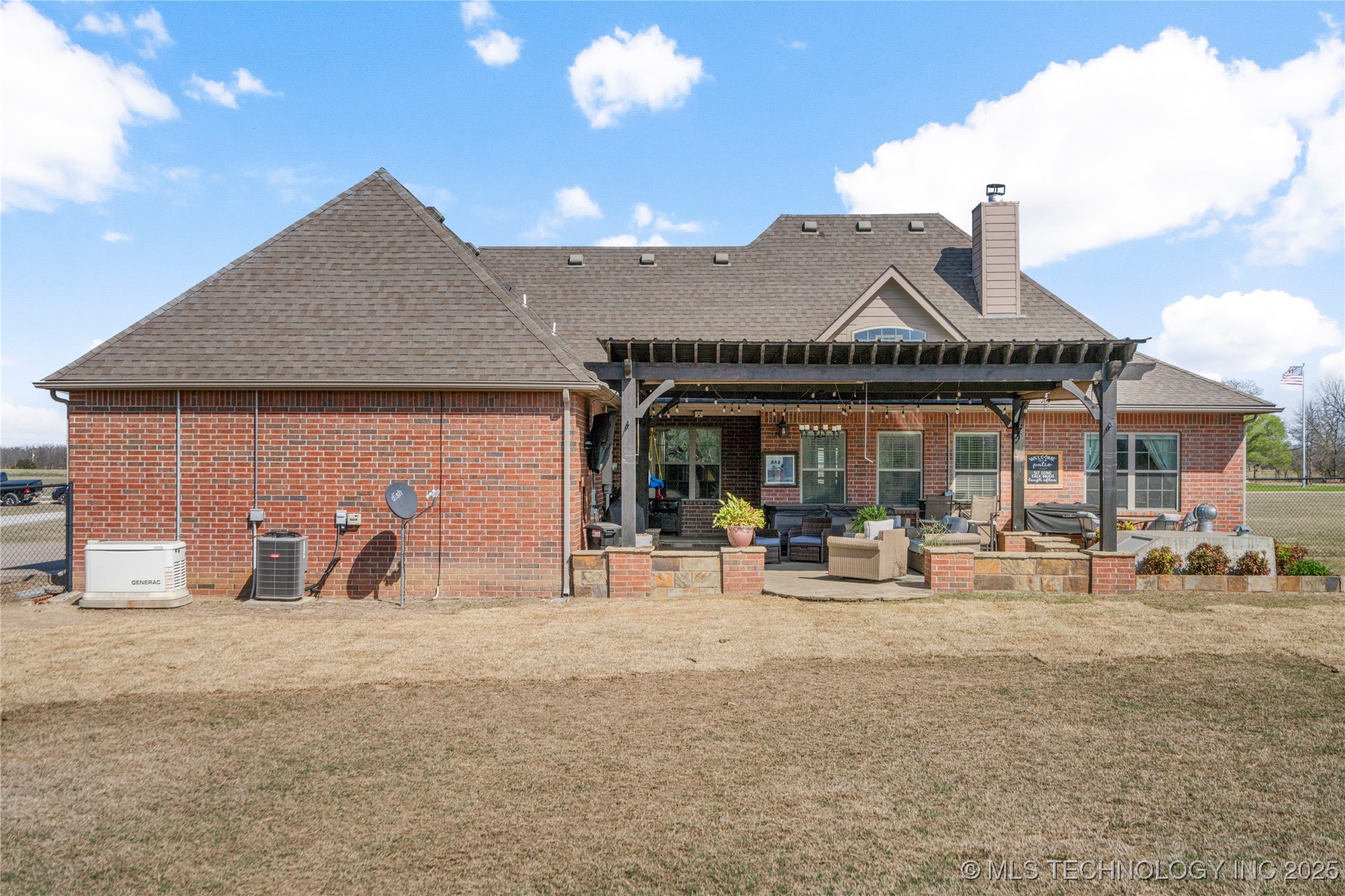 8203 N 242nd Road
