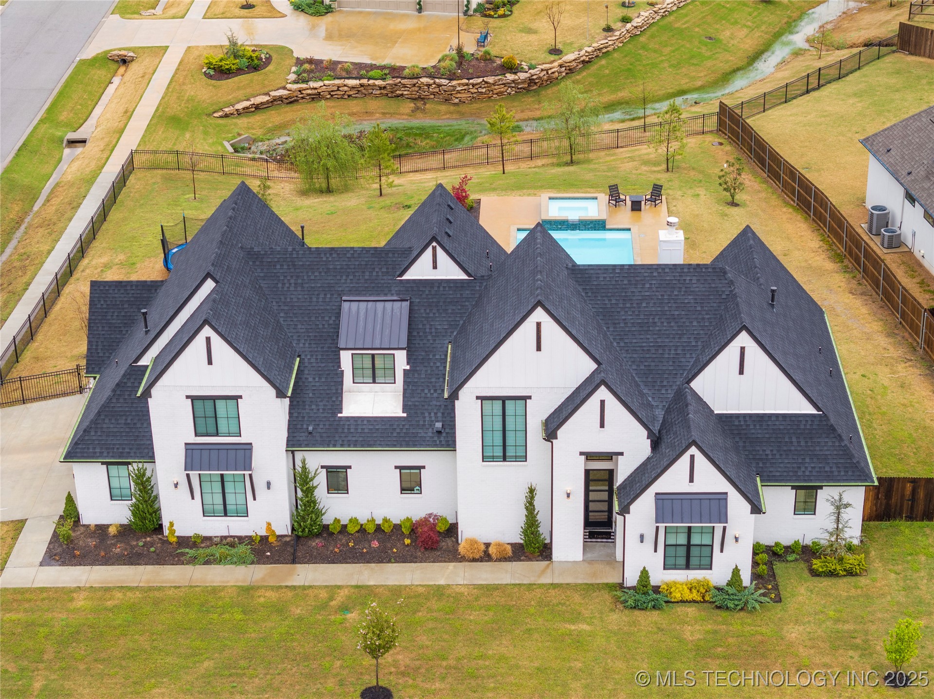 13641 S 27th Street E