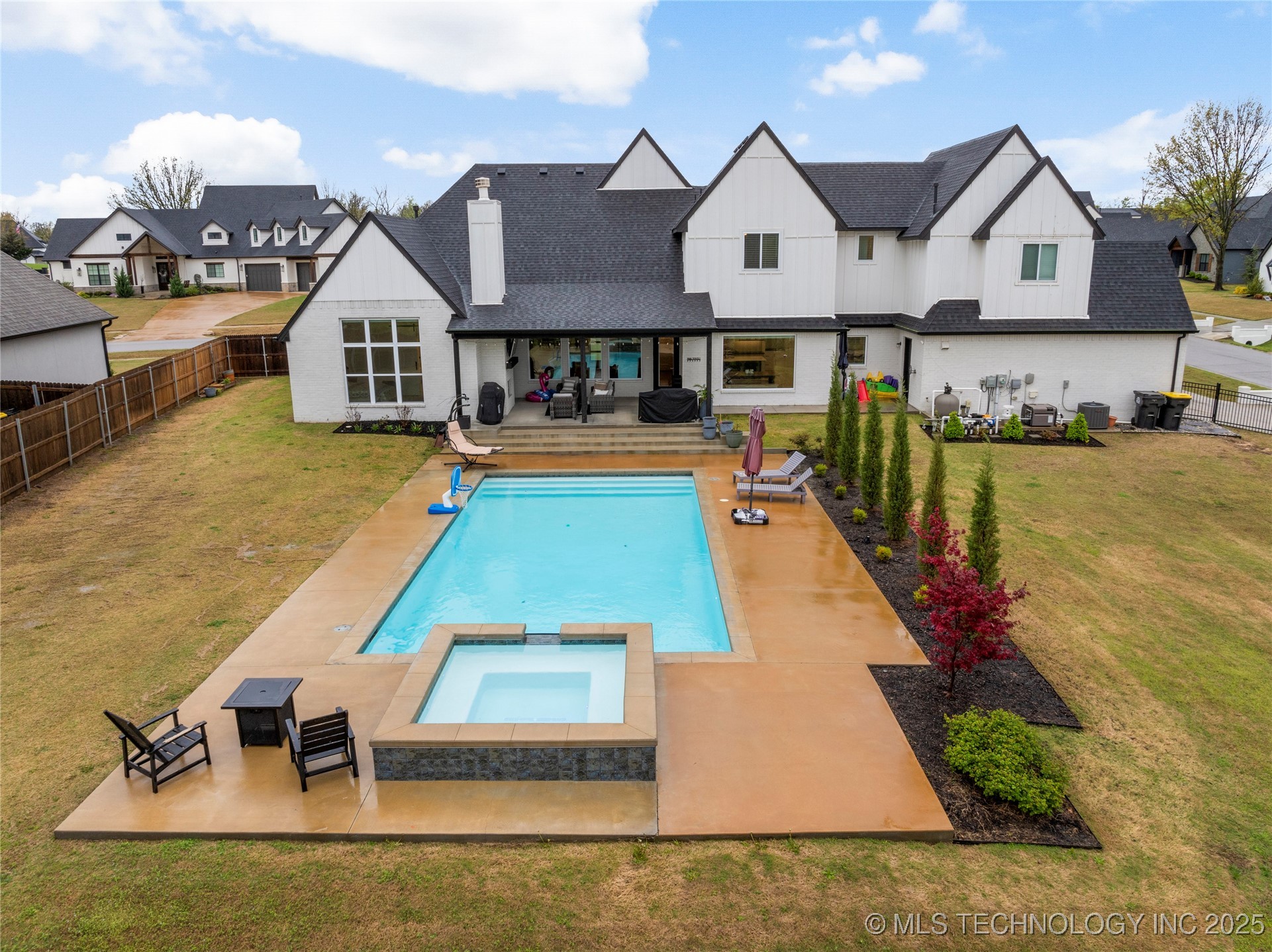 13641 S 27th Street E