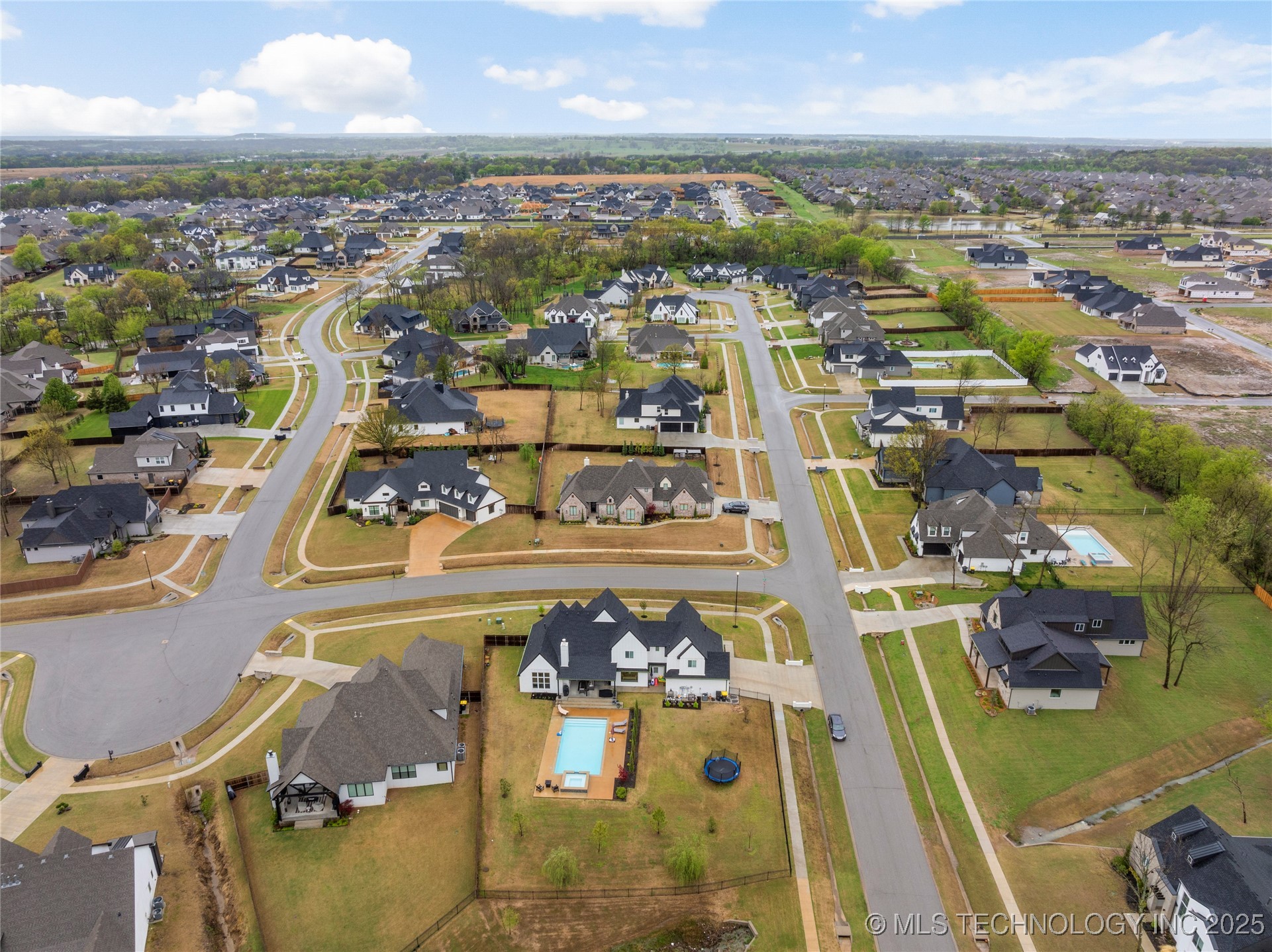 13641 S 27th Street E