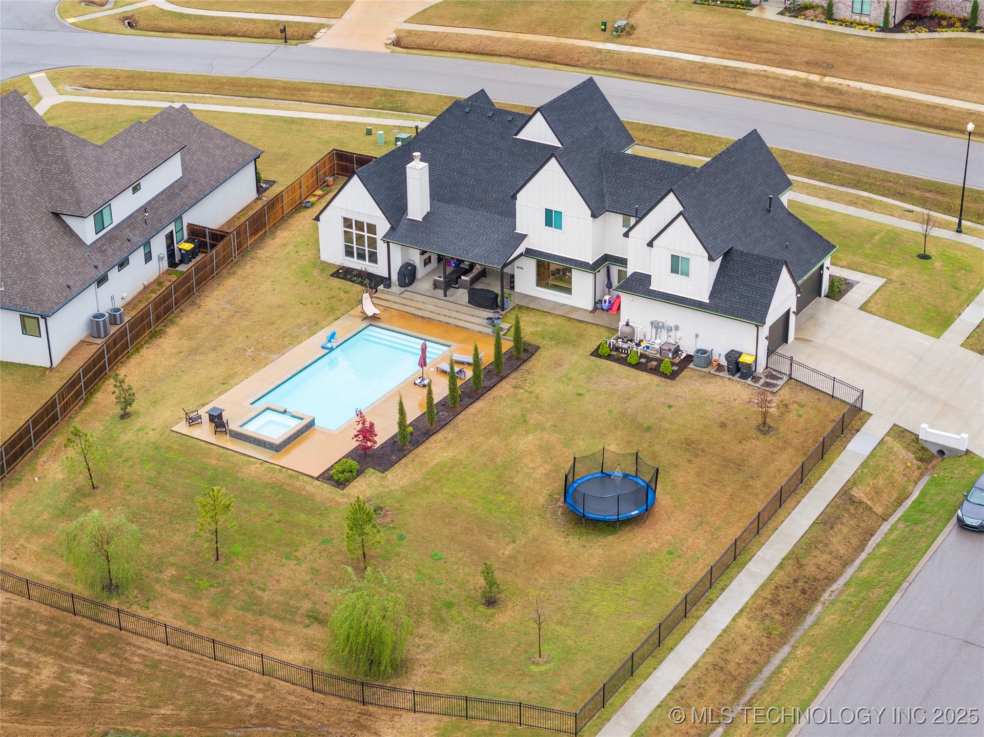 13641 S 27th Street E