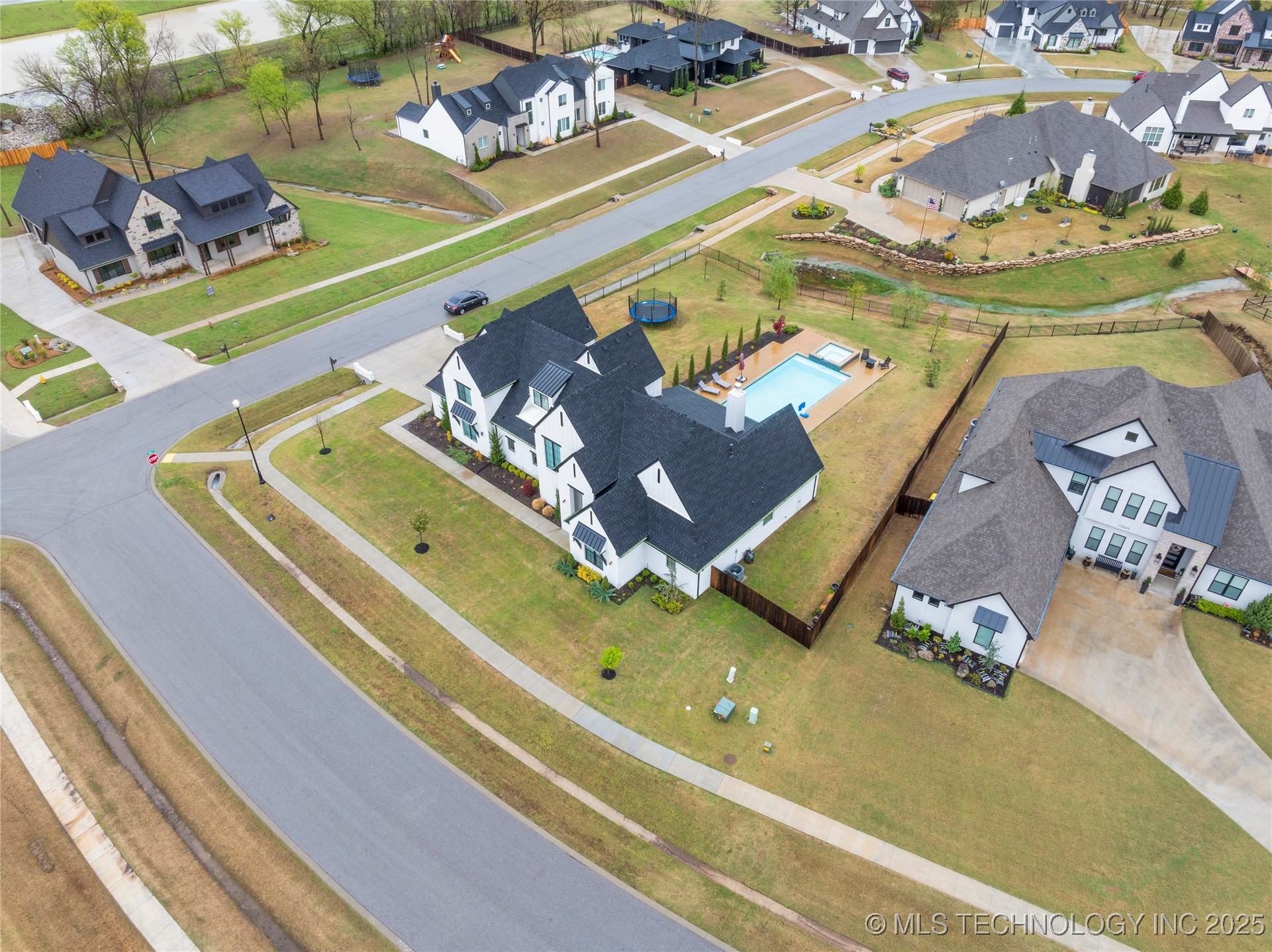 13641 S 27th Street E