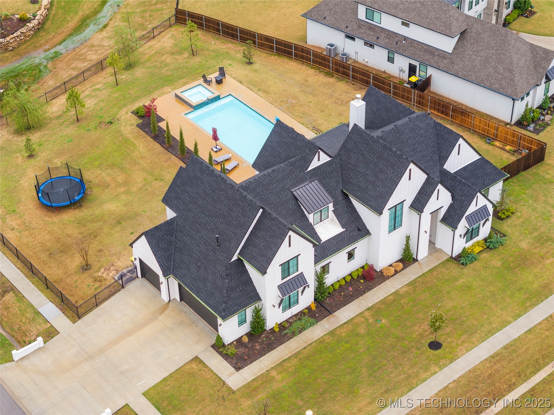 13641 S 27th Street E