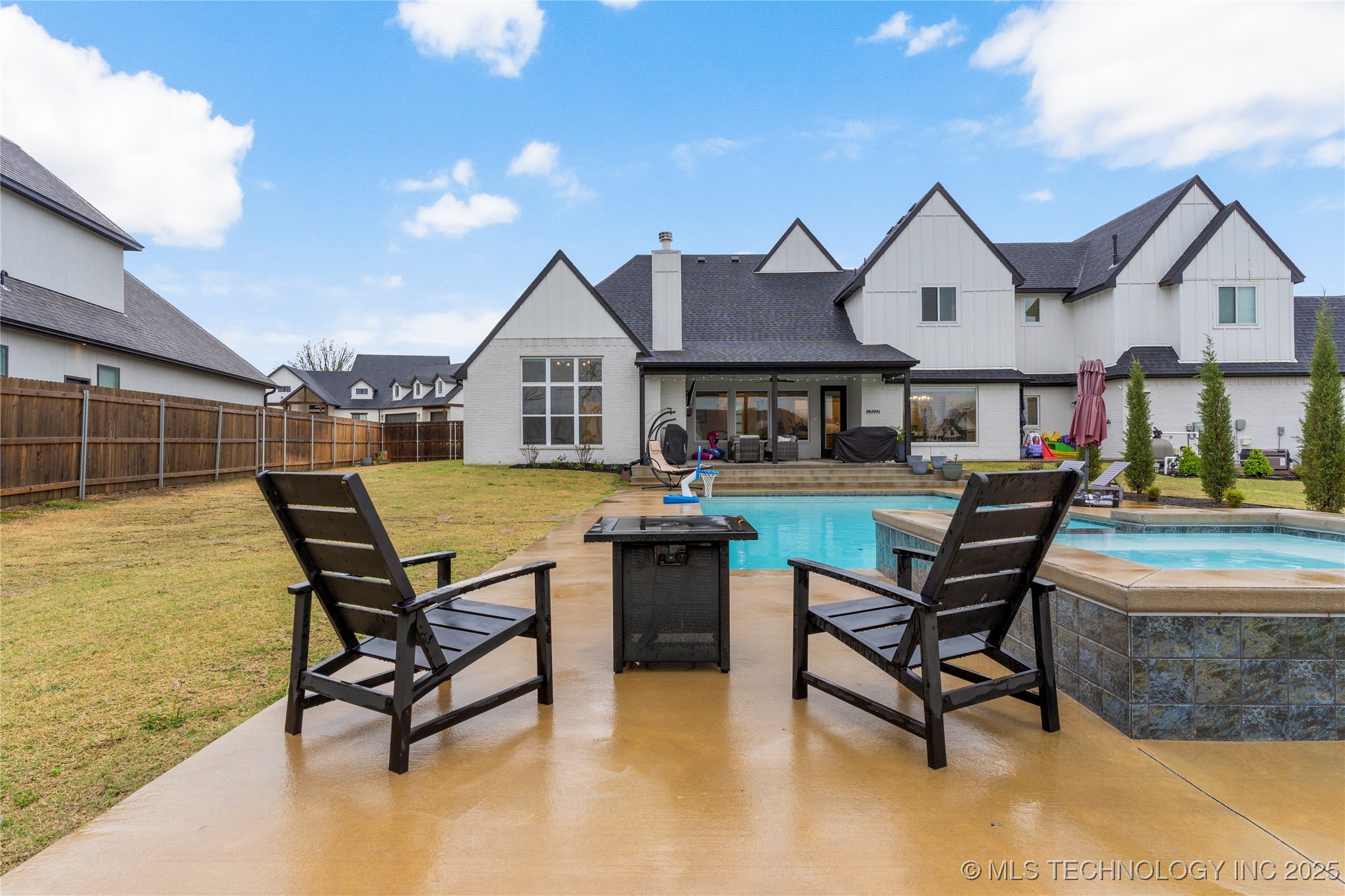 13641 S 27th Street E