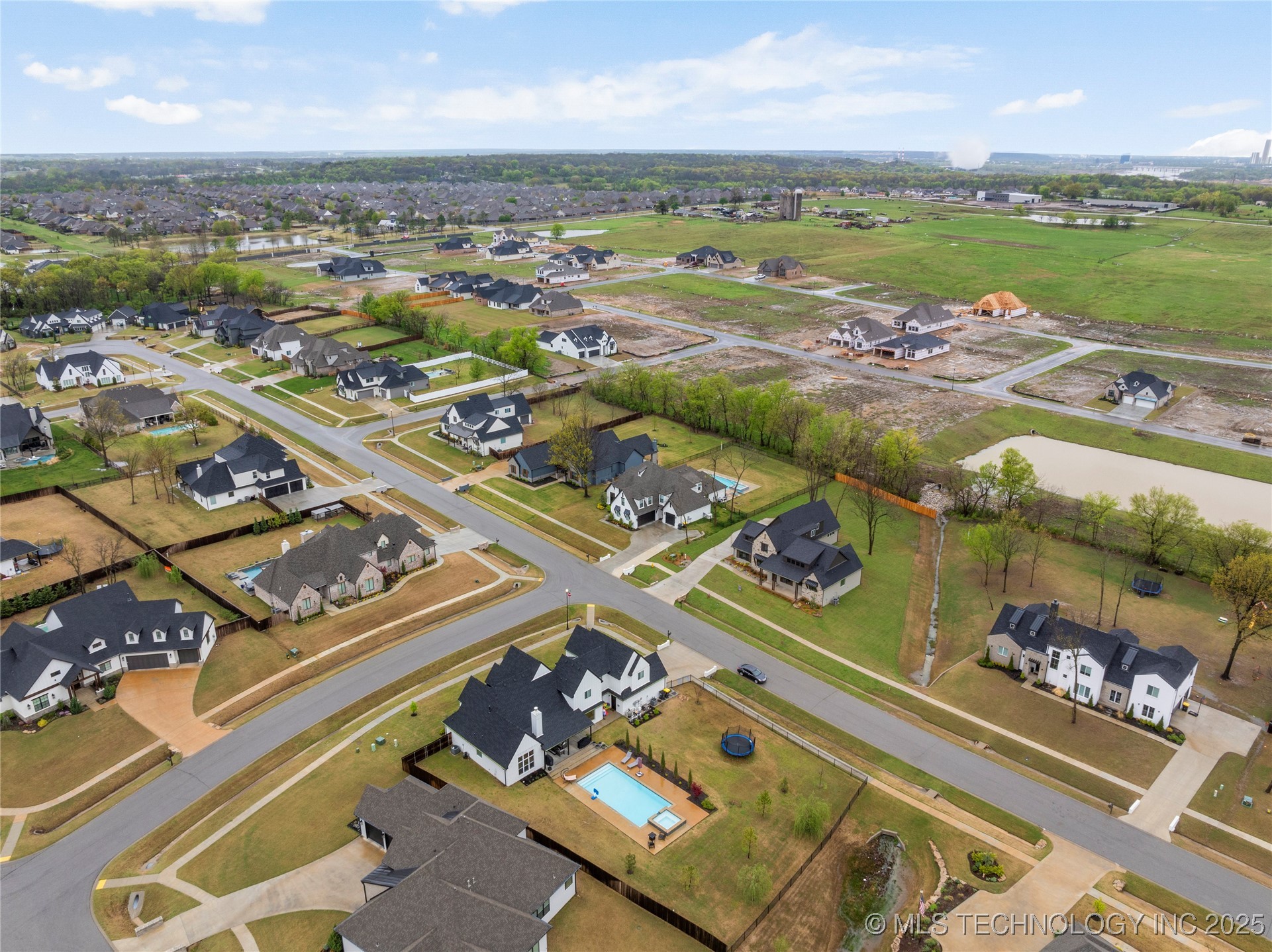 13641 S 27th Street E