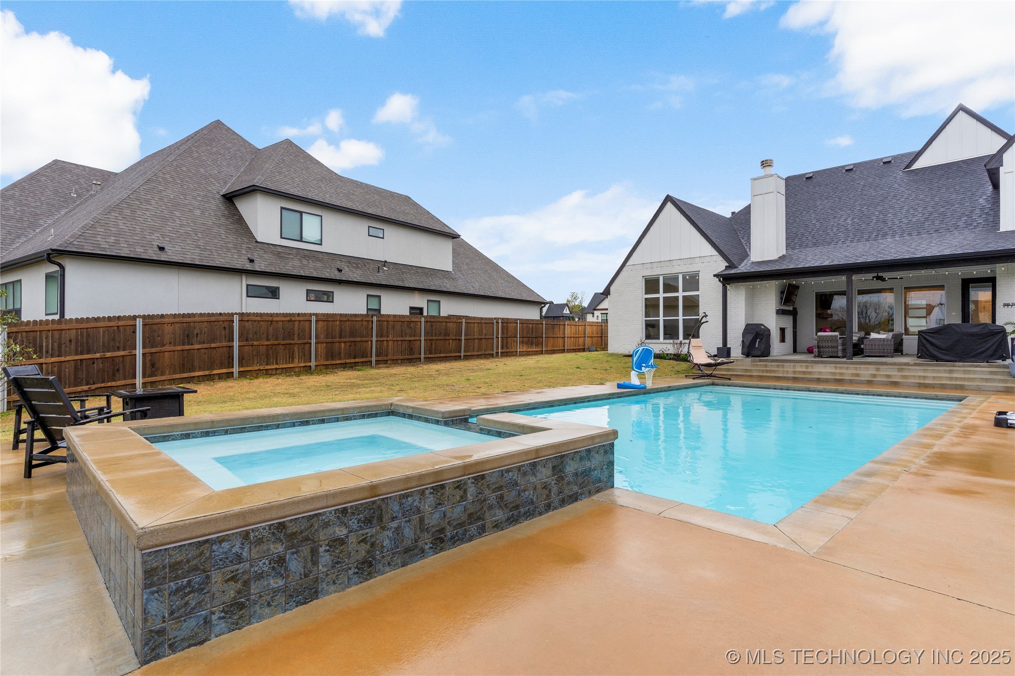 13641 S 27th Street E