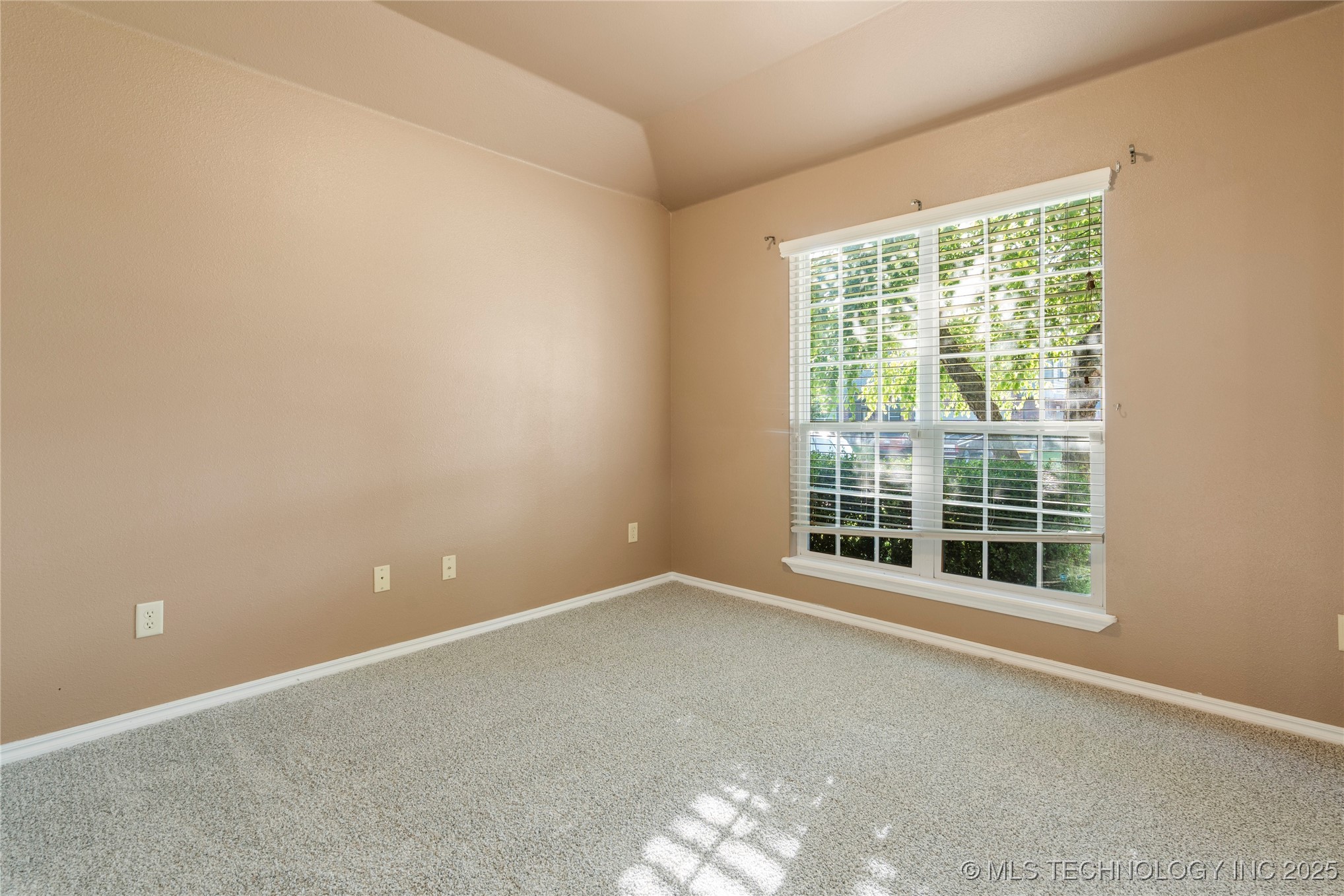 12522 S Cedar Avenue