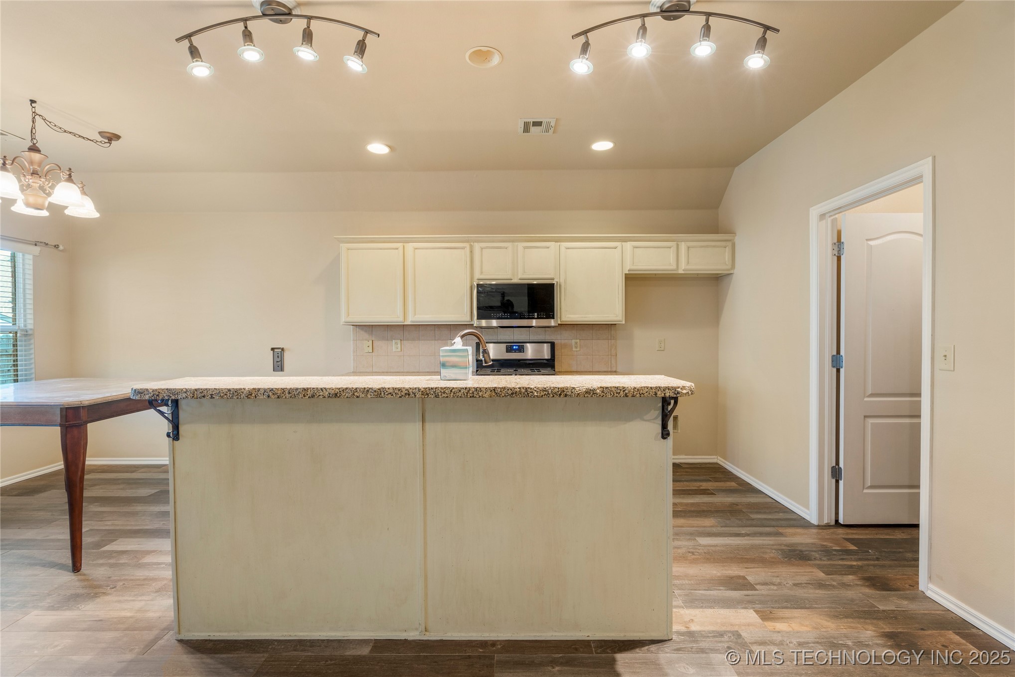 12522 S Cedar Avenue