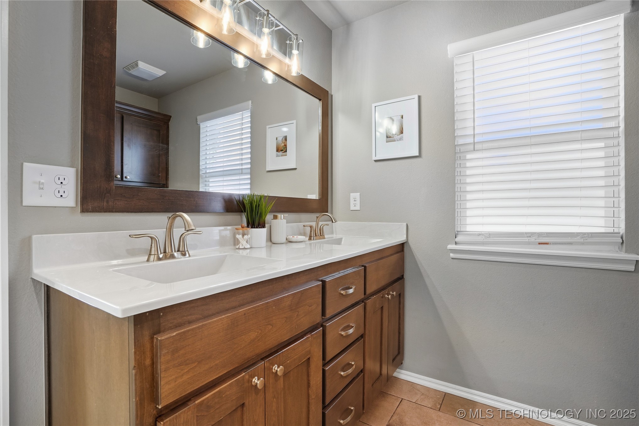 3413 W Norman Street