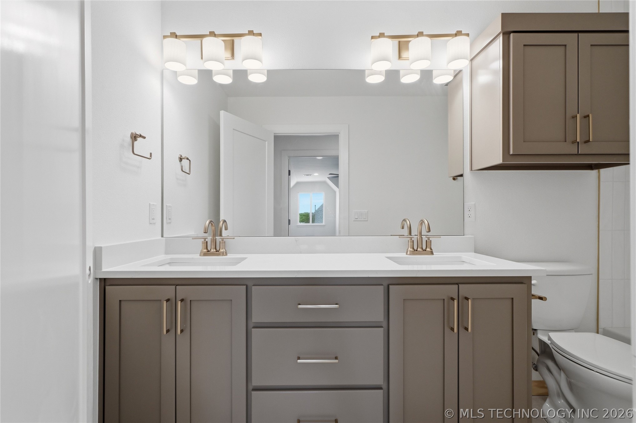 13645 S 20th Place E
