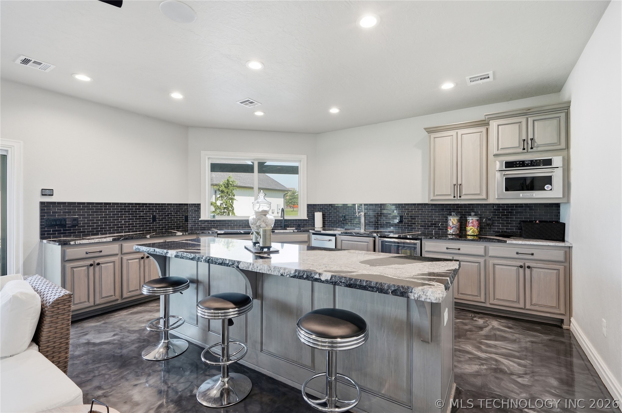 17525 S 71st East Avenue