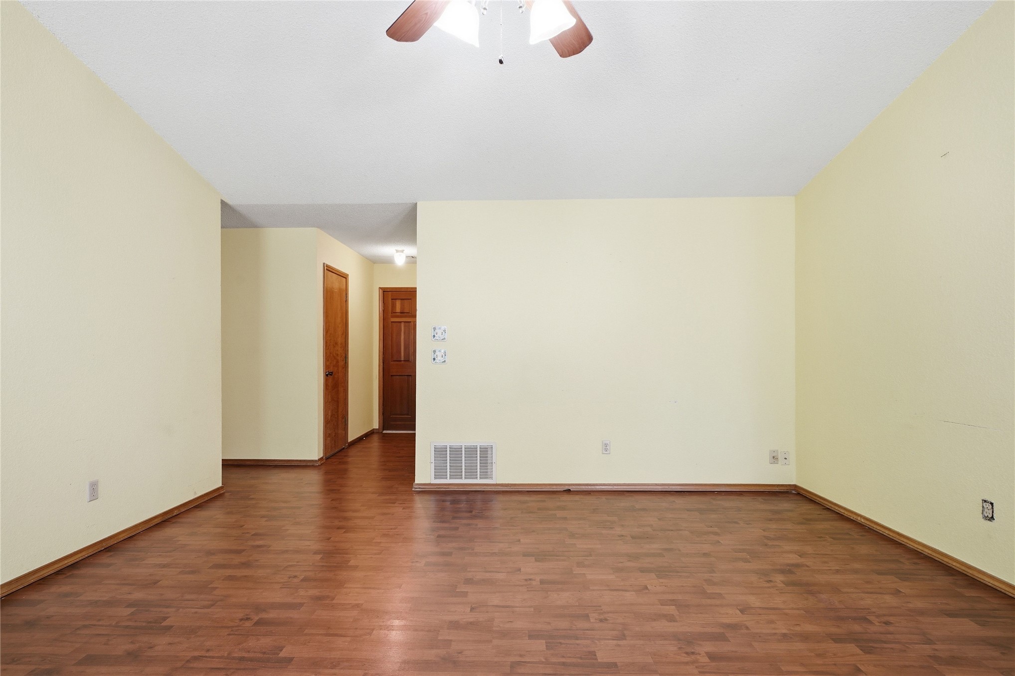 4434 W Princeton Place