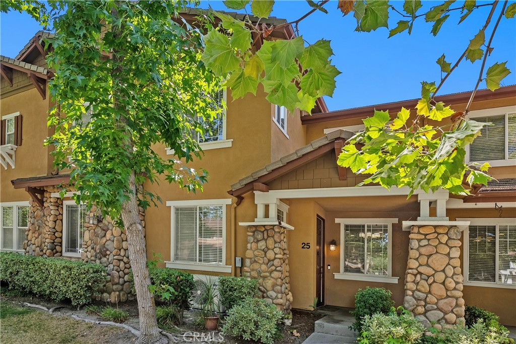 25 Garrison
