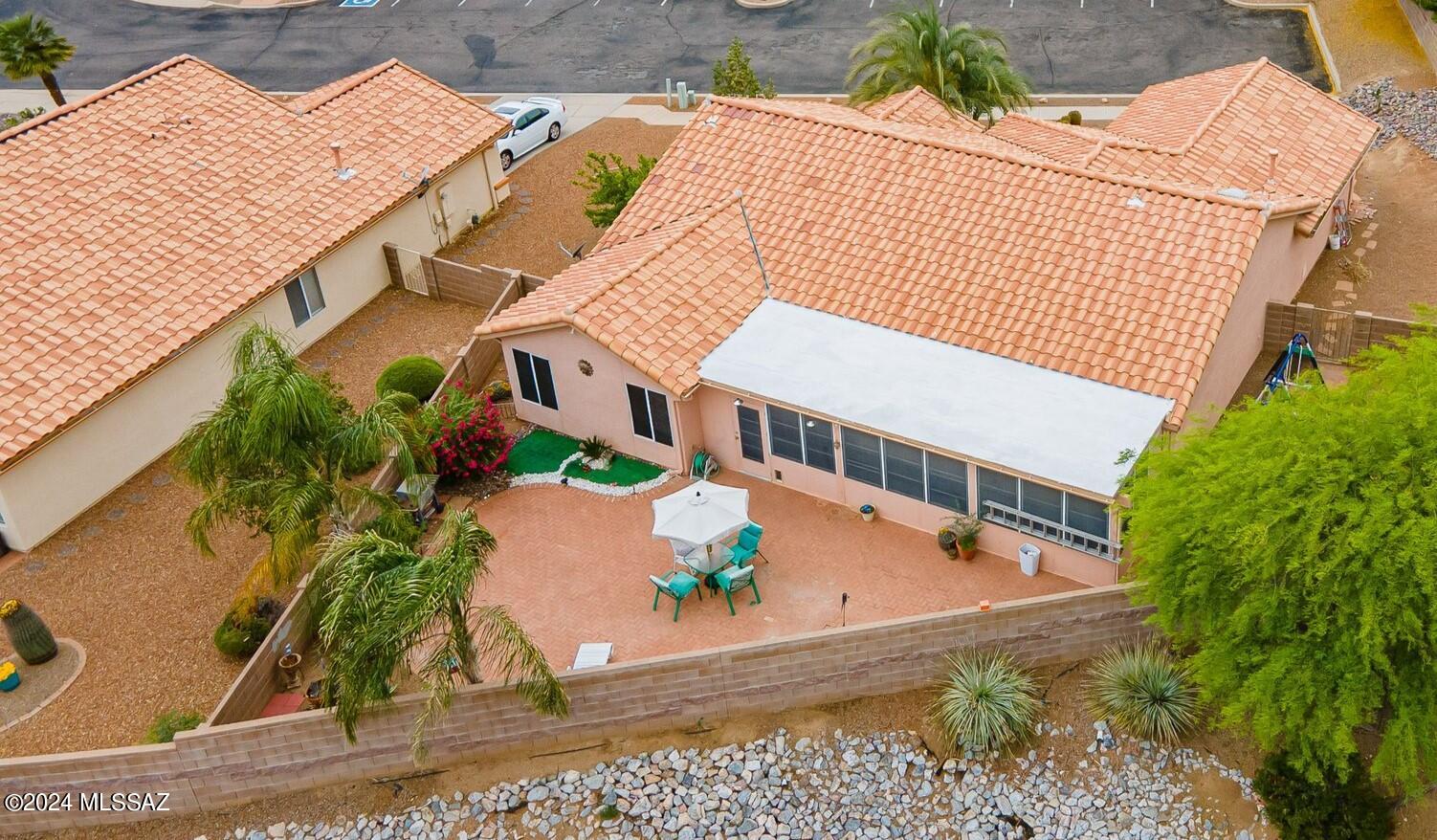 2573 N Camino Reloj