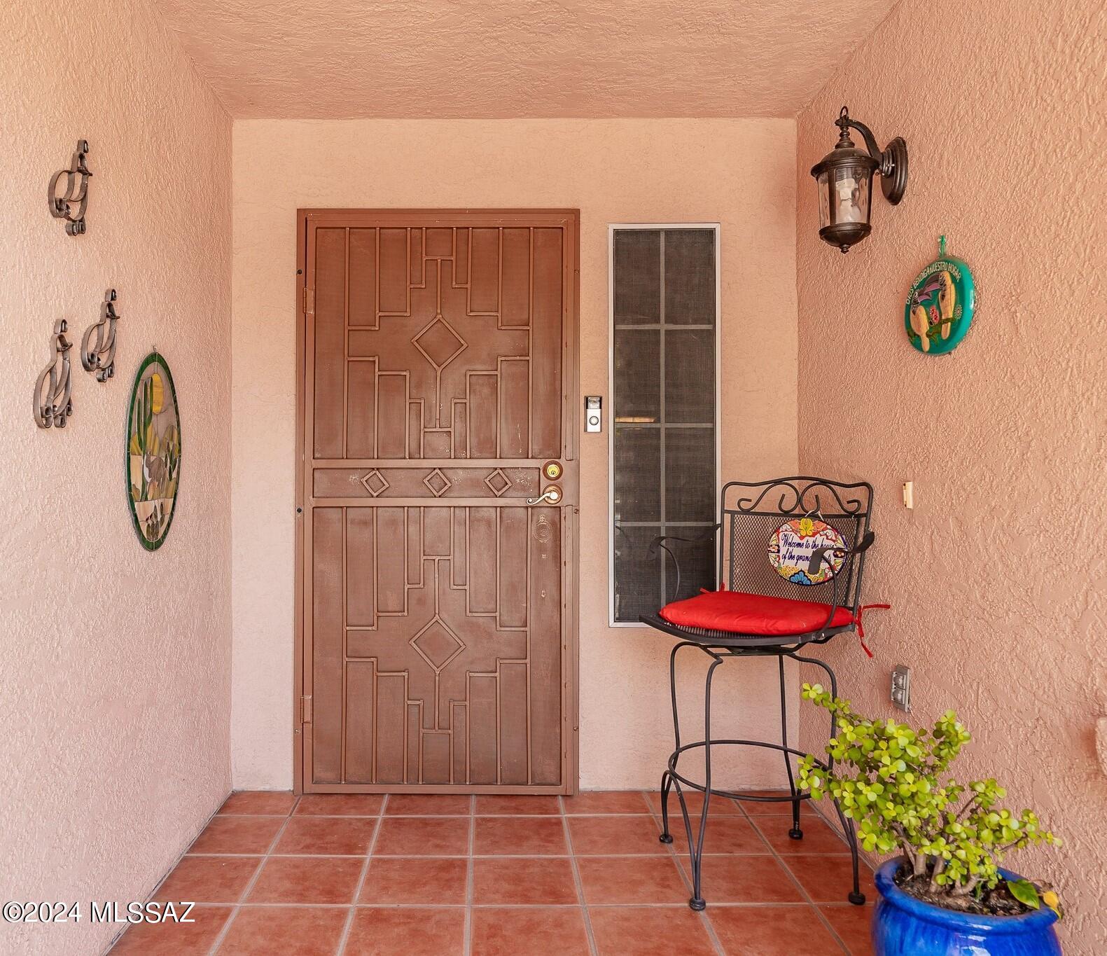 2573 N Camino Reloj