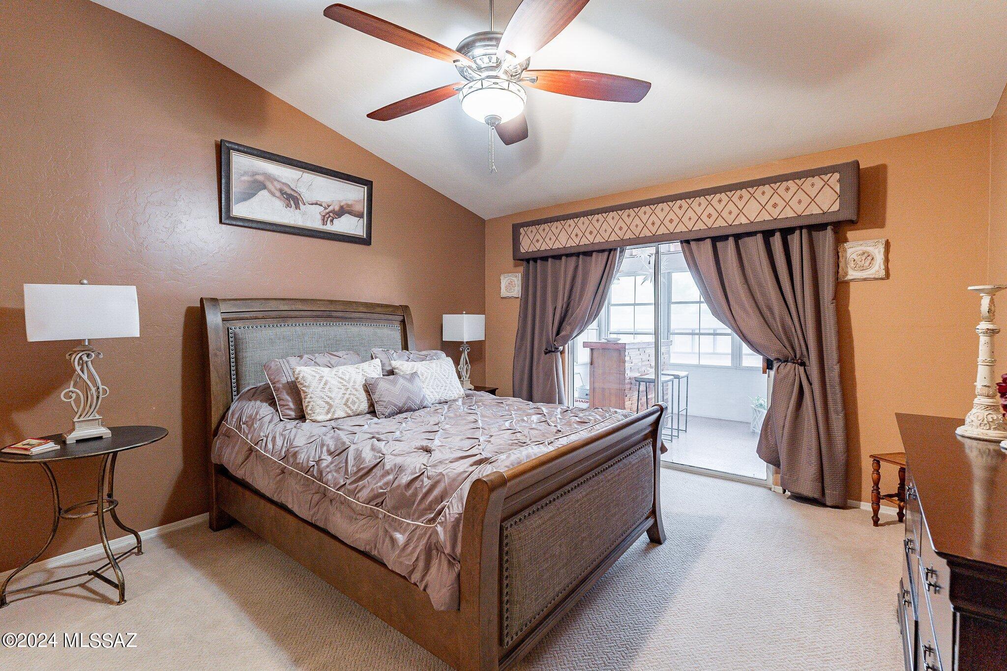 2573 N Camino Reloj