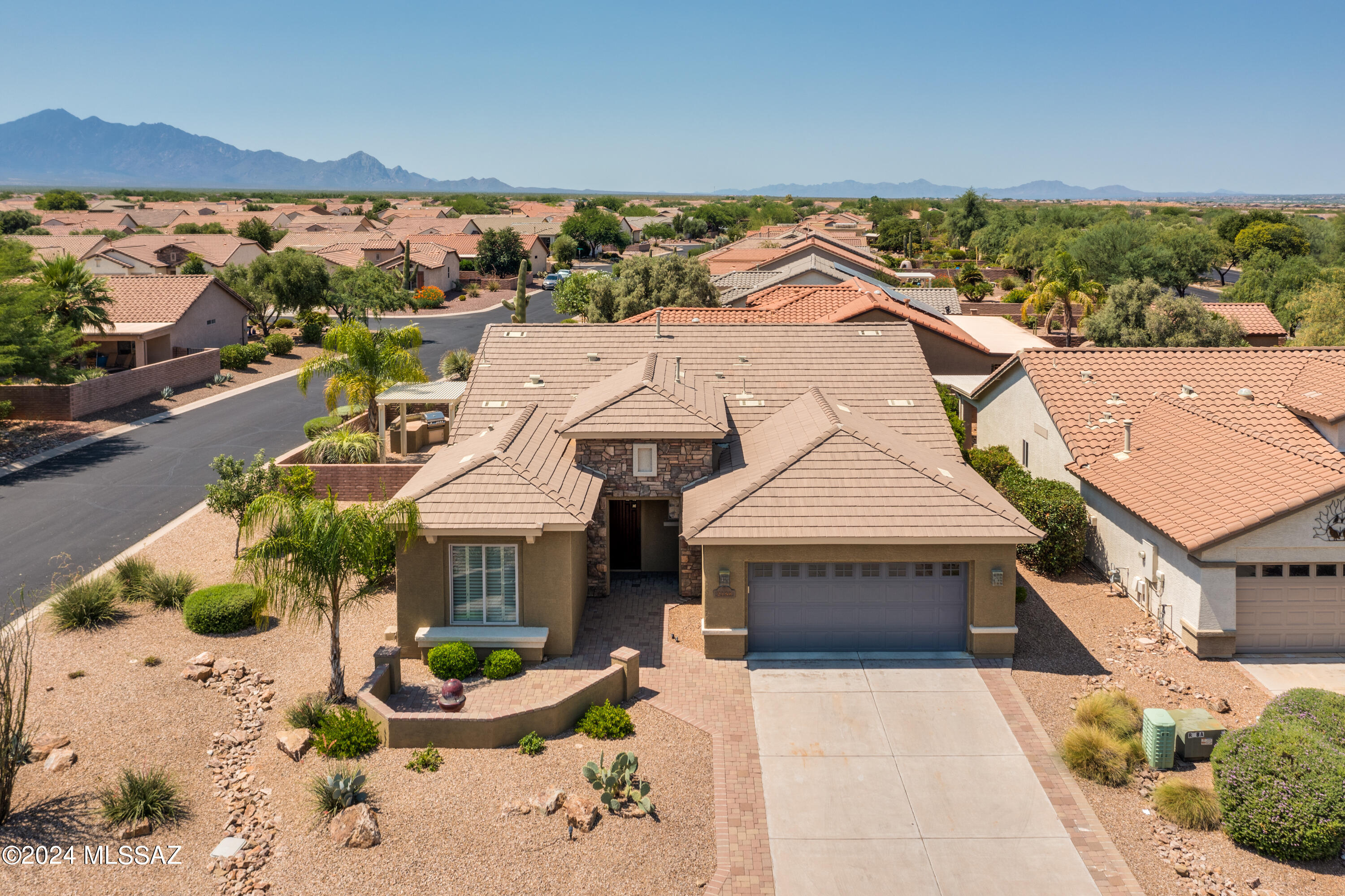 2158 E Apache Springs Lane