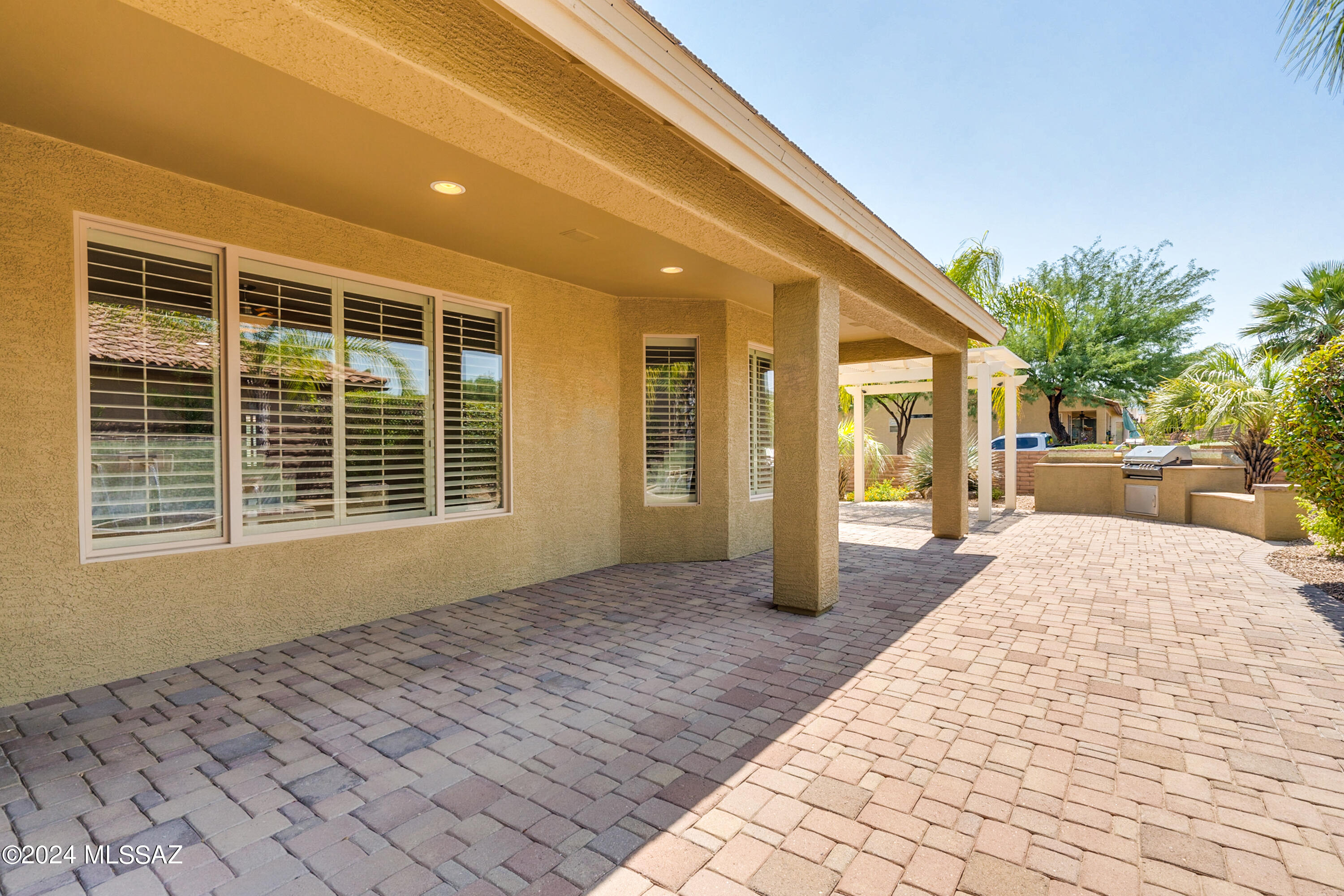 2158 E Apache Springs Lane