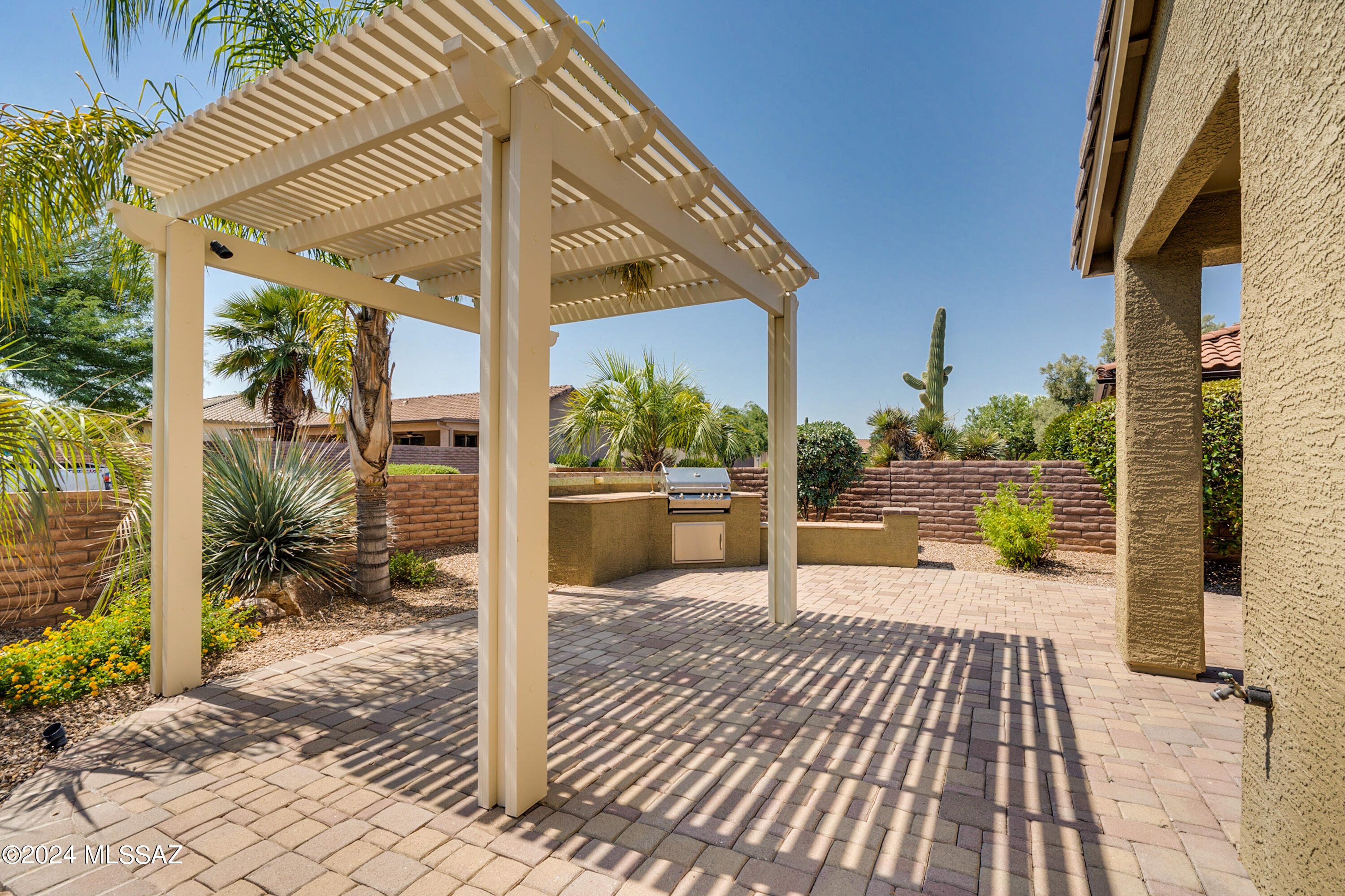 2158 E Apache Springs Lane