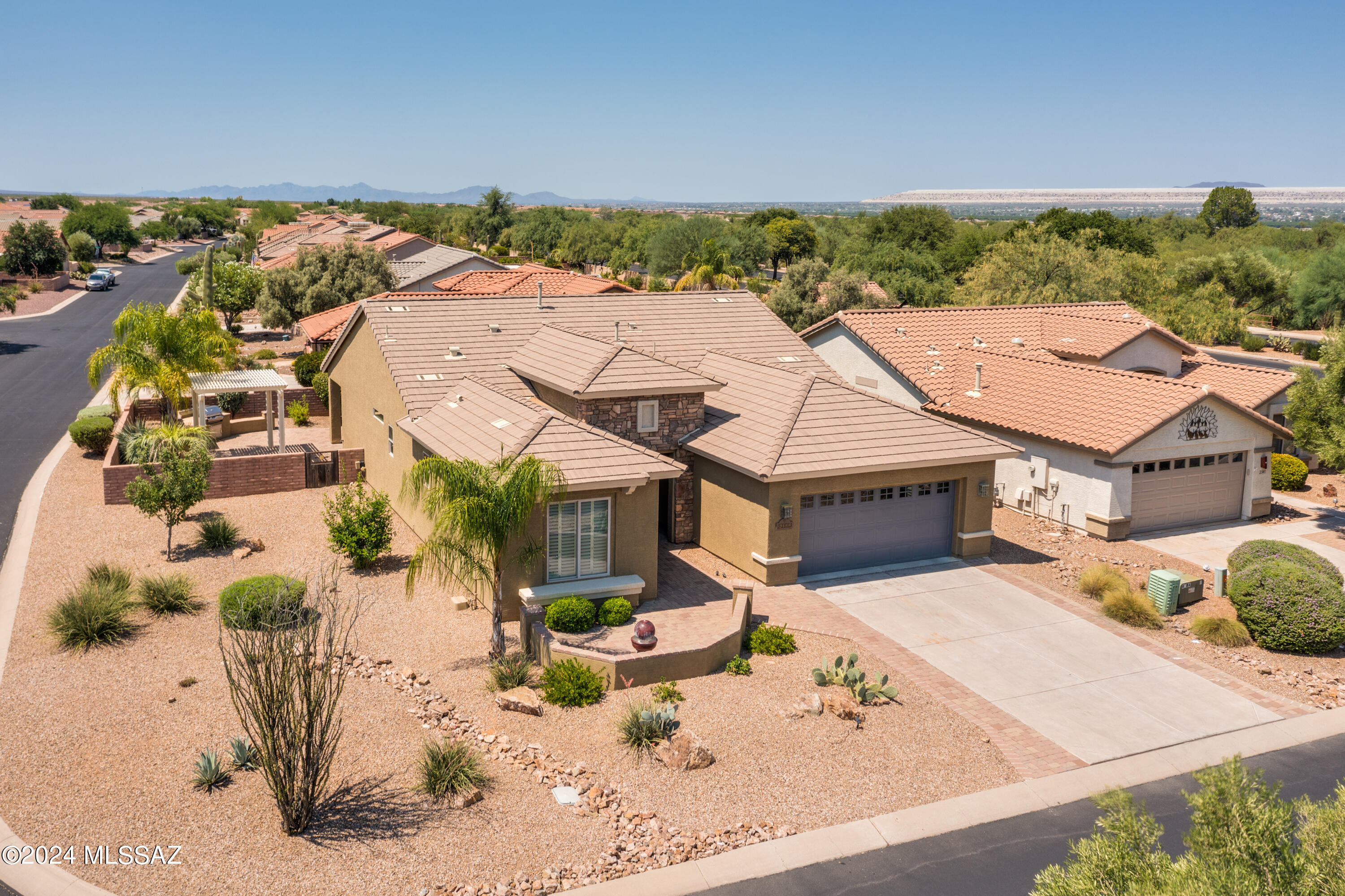 2158 E Apache Springs Lane