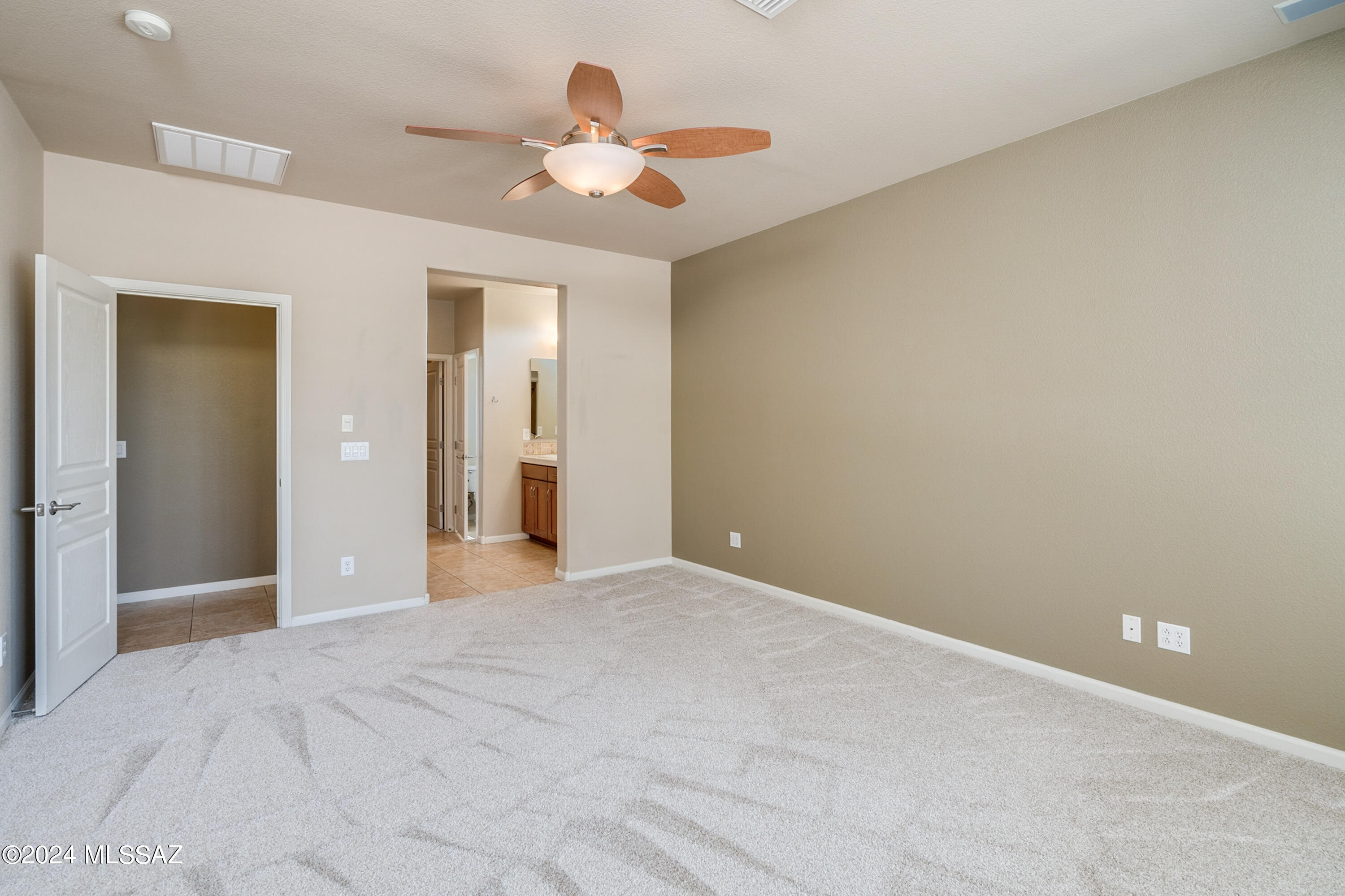 2158 E Apache Springs Lane