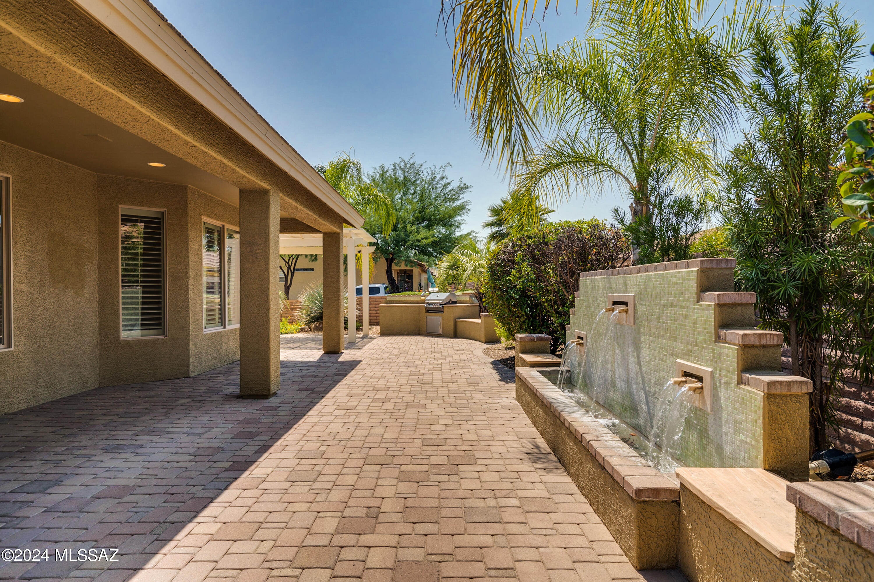 2158 E Apache Springs Lane