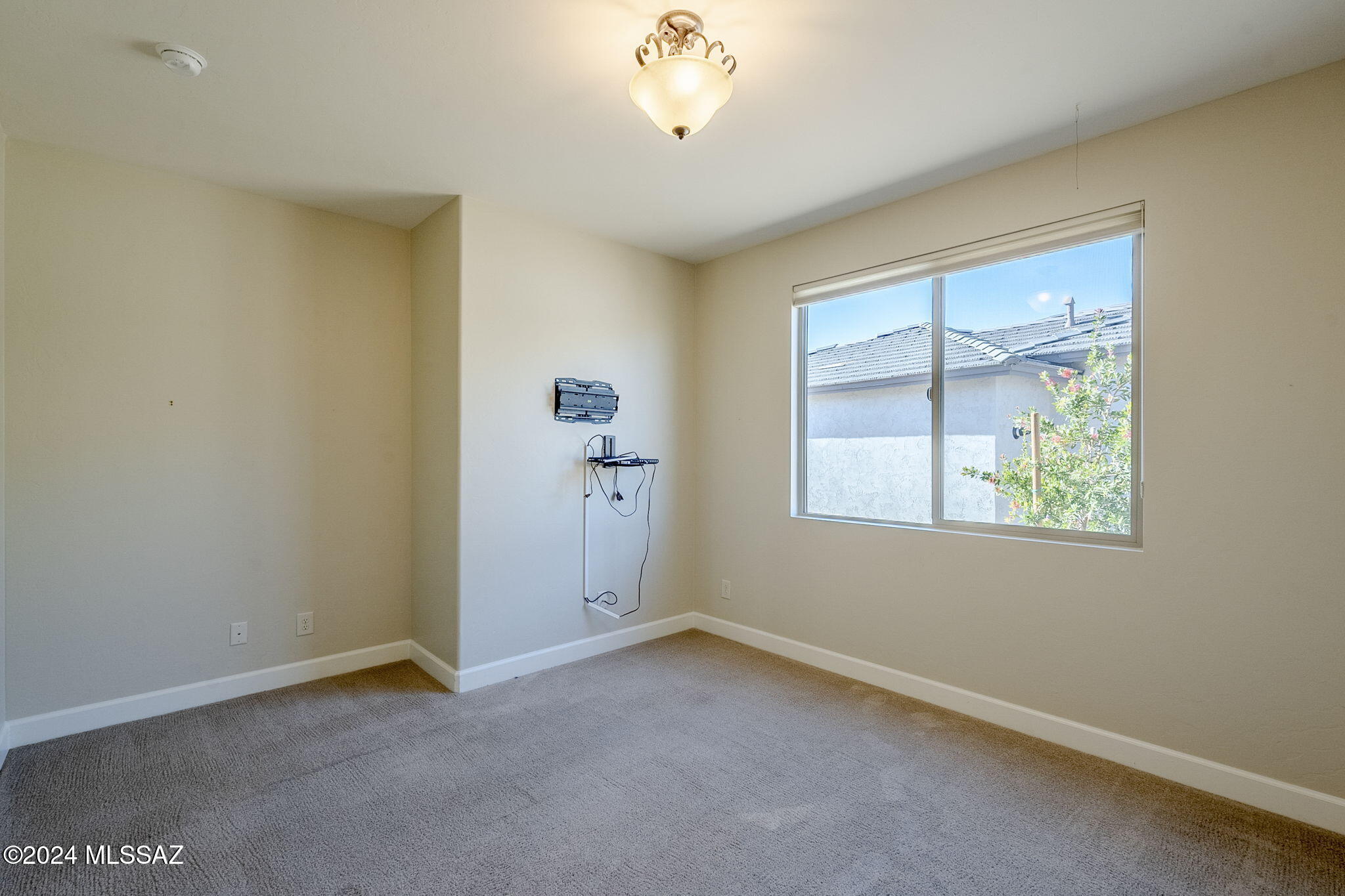 1427 E Golden Rock Way