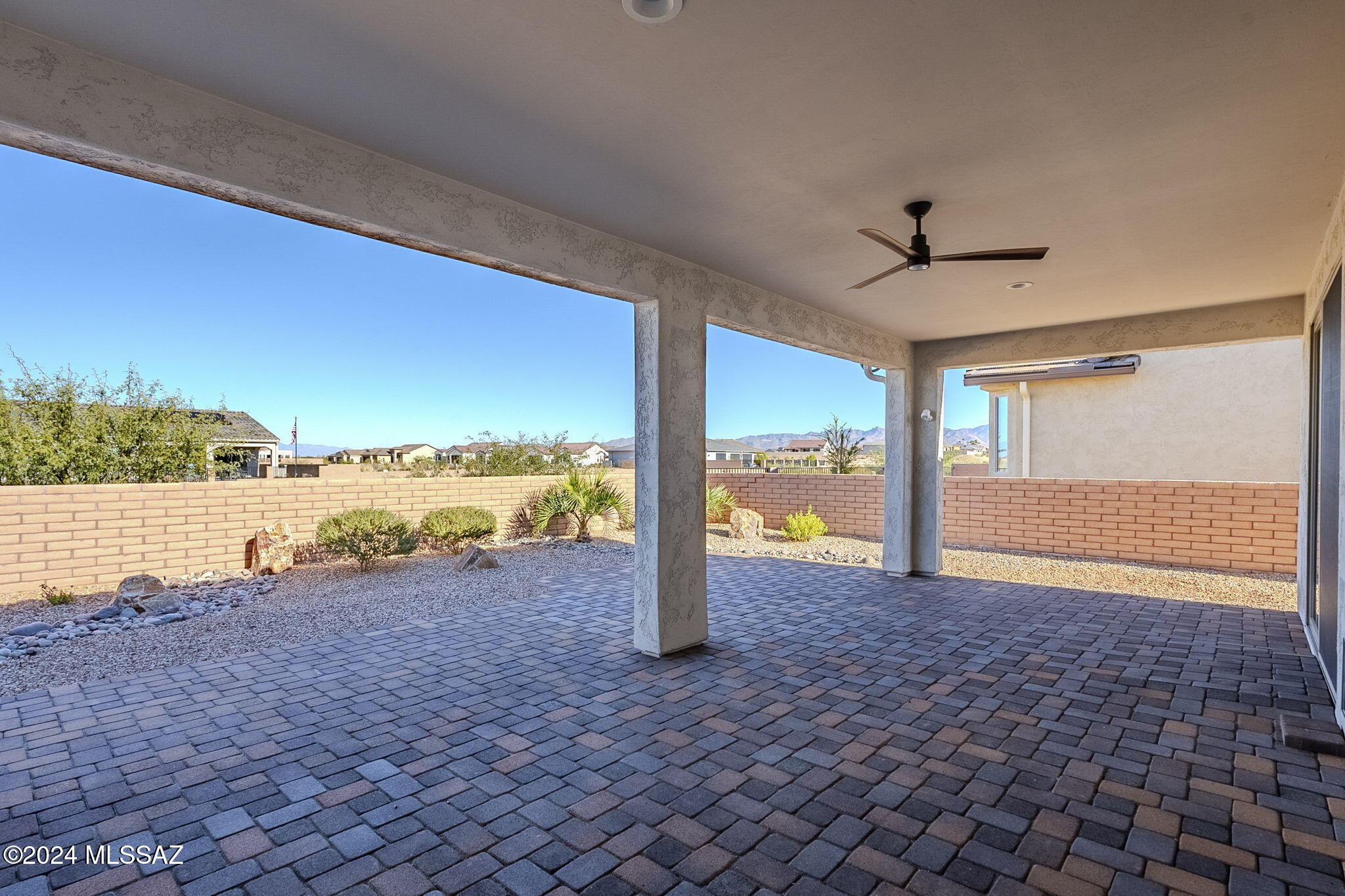 1427 E Golden Rock Way